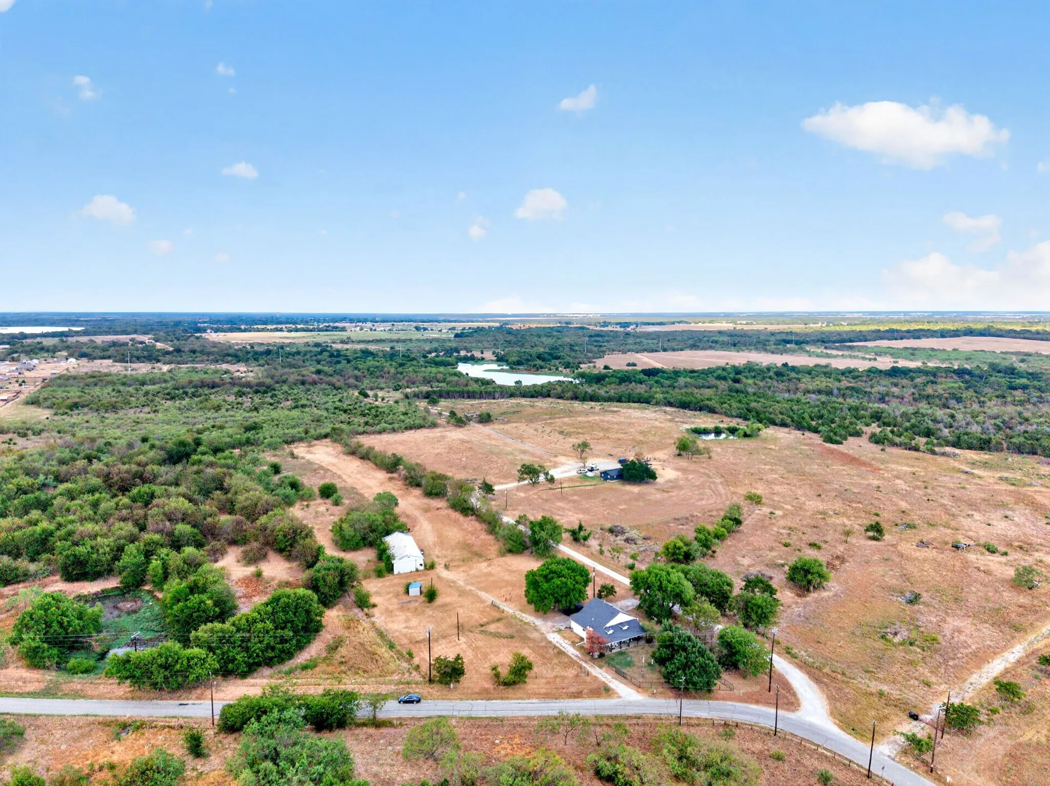 Single Family Residence For Sale in Kaufman County , 15380 Longspur Lane, Terrell, Texas 75160, 3 Bedroom, 3 Bathroom, Garage spaces, 2,048 Sqft, built in 1983, mls#21384843, Real Estate Agent in Terrell, Homes For Sale in Kaufman county, Homes For Sale in Terrell, Realtor in Terrell Texas, Real Estate Brokerage Independent Realty Texas, Luminita Cordes Realtor