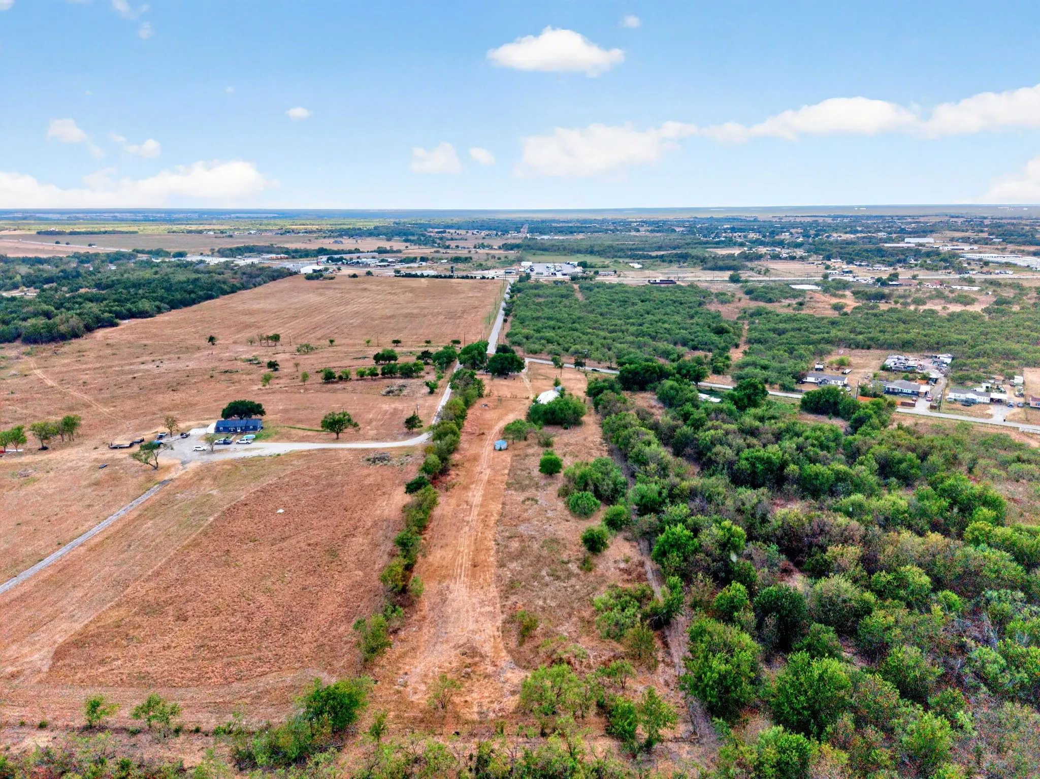 Single Family Residence For Sale in Kaufman County , 15380 Longspur Lane, Terrell, Texas 75160, 3 Bedroom, 3 Bathroom, Garage spaces, 2,048 Sqft, built in 1983, mls#21384843, Real Estate Agent in Terrell, Homes For Sale in Kaufman county, Homes For Sale in Terrell, Realtor in Terrell Texas, Real Estate Brokerage Independent Realty Texas, Luminita Cordes Realtor