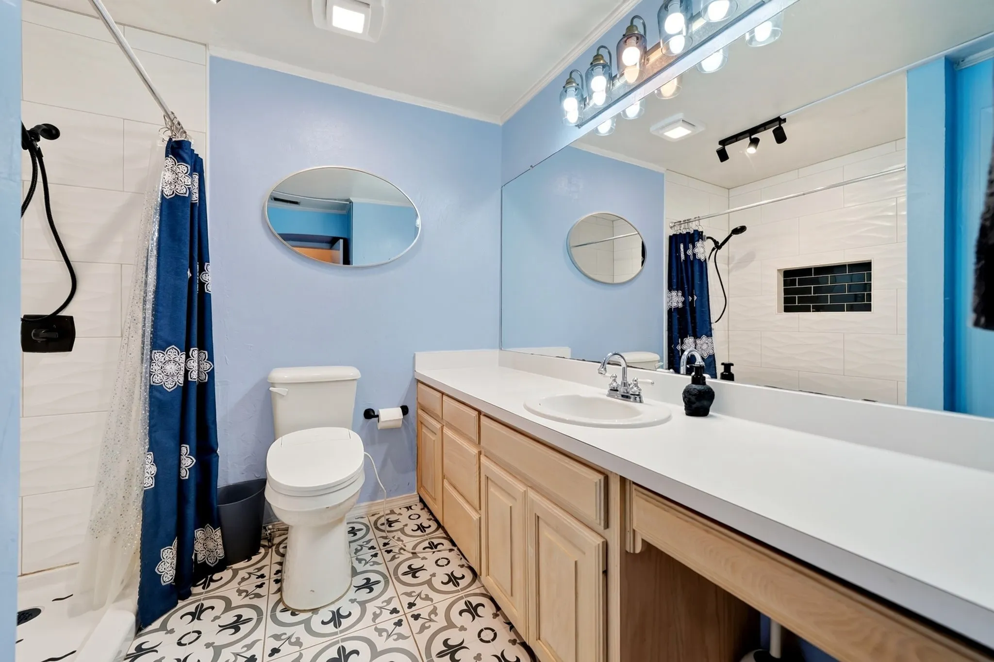 Single Family Residence For Sale in Kaufman County , 15380 Longspur Lane, Terrell, Texas 75160, 3 Bedroom, 3 Bathroom, Garage spaces, 2,048 Sqft, built in 1983, mls#21384843, Real Estate Agent in Terrell, Homes For Sale in Kaufman county, Homes For Sale in Terrell, Realtor in Terrell Texas, Real Estate Brokerage Independent Realty Texas, Luminita Cordes Realtor