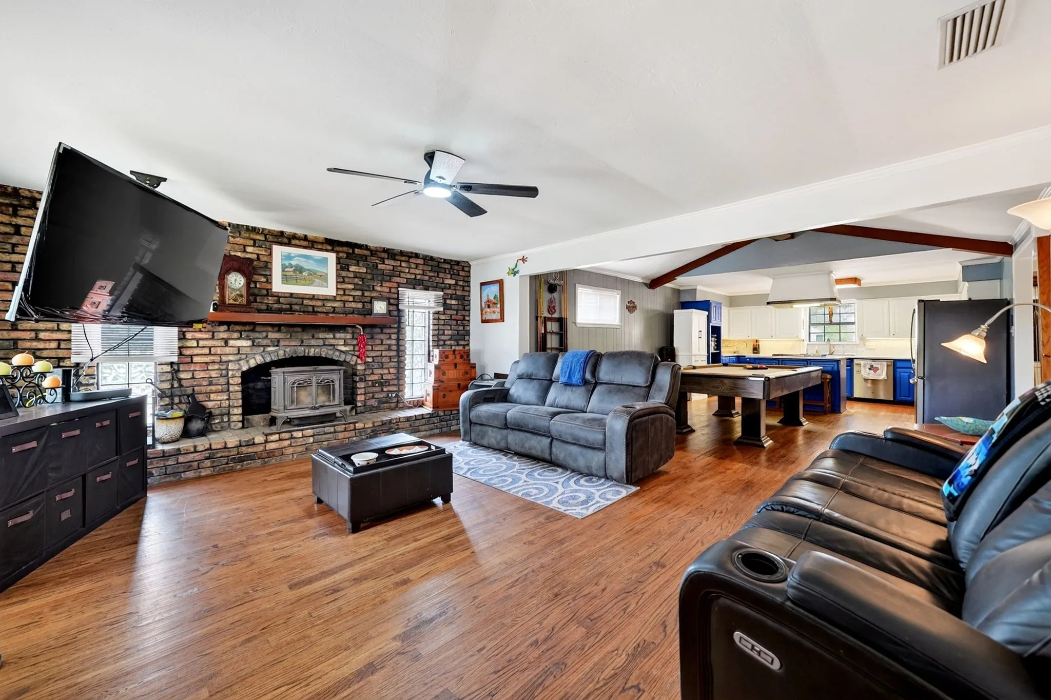 Single Family Residence For Sale in Kaufman County , 15380 Longspur Lane, Terrell, Texas 75160, 3 Bedroom, 3 Bathroom, Garage spaces, 2,048 Sqft, built in 1983, mls#21384843, Real Estate Agent in Terrell, Homes For Sale in Kaufman county, Homes For Sale in Terrell, Realtor in Terrell Texas, Real Estate Brokerage Independent Realty Texas, Luminita Cordes Realtor