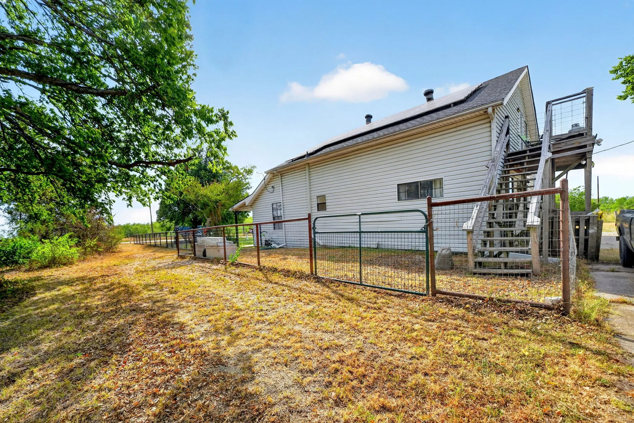 Single Family Residence For Sale in Kaufman County , 15380 Longspur Lane, Terrell, Texas 75160, 3 Bedroom, 3 Bathroom, Garage spaces, 2,048 Sqft, built in 1983, mls#21384843, Real Estate Agent in Terrell, Homes For Sale in Kaufman county, Homes For Sale in Terrell, Realtor in Terrell Texas, Real Estate Brokerage Independent Realty Texas, Luminita Cordes Realtor