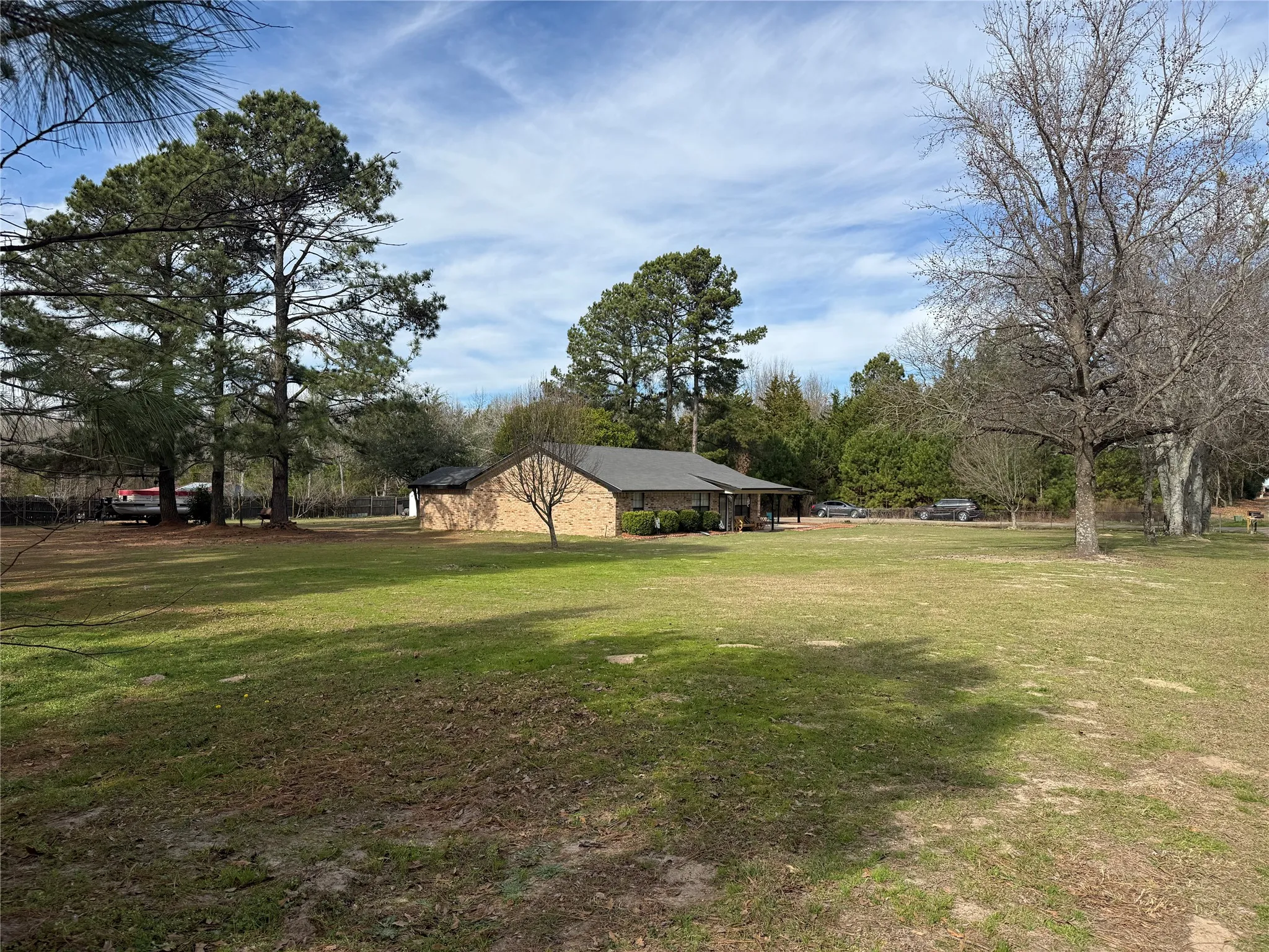 Single Family Residence For Sale in Titus County , 254 County Road 3225, Mt Pleasant, Texas 75455, 4 Bedroom, 2 Bathroom, 2 Garage spaces, 1,894 Sqft, built in 1987, mls#21384701, Real Estate Agent in Mt Pleasant, Homes For Sale in Titus county, Homes For Sale in Mt Pleasant, Realtor in Mt Pleasant Texas, Real Estate Brokerage Independent Realty Texas, Luminita Cordes Realtor