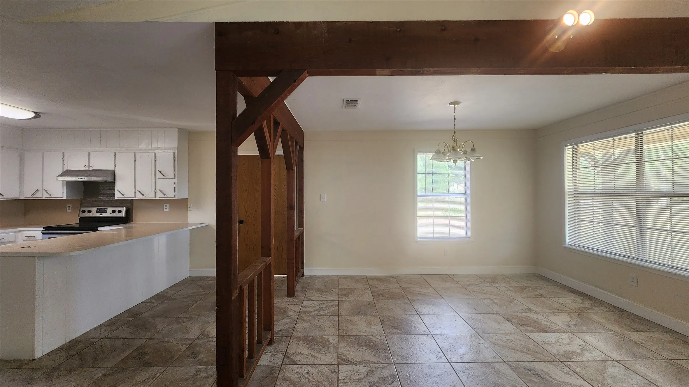 Single Family Residence For Sale in Titus County , 254 County Road 3225, Mt Pleasant, Texas 75455, 4 Bedroom, 2 Bathroom, 2 Garage spaces, 1,894 Sqft, built in 1987, mls#21384701, Real Estate Agent in Mt Pleasant, Homes For Sale in Titus county, Homes For Sale in Mt Pleasant, Realtor in Mt Pleasant Texas, Real Estate Brokerage Independent Realty Texas, Luminita Cordes Realtor