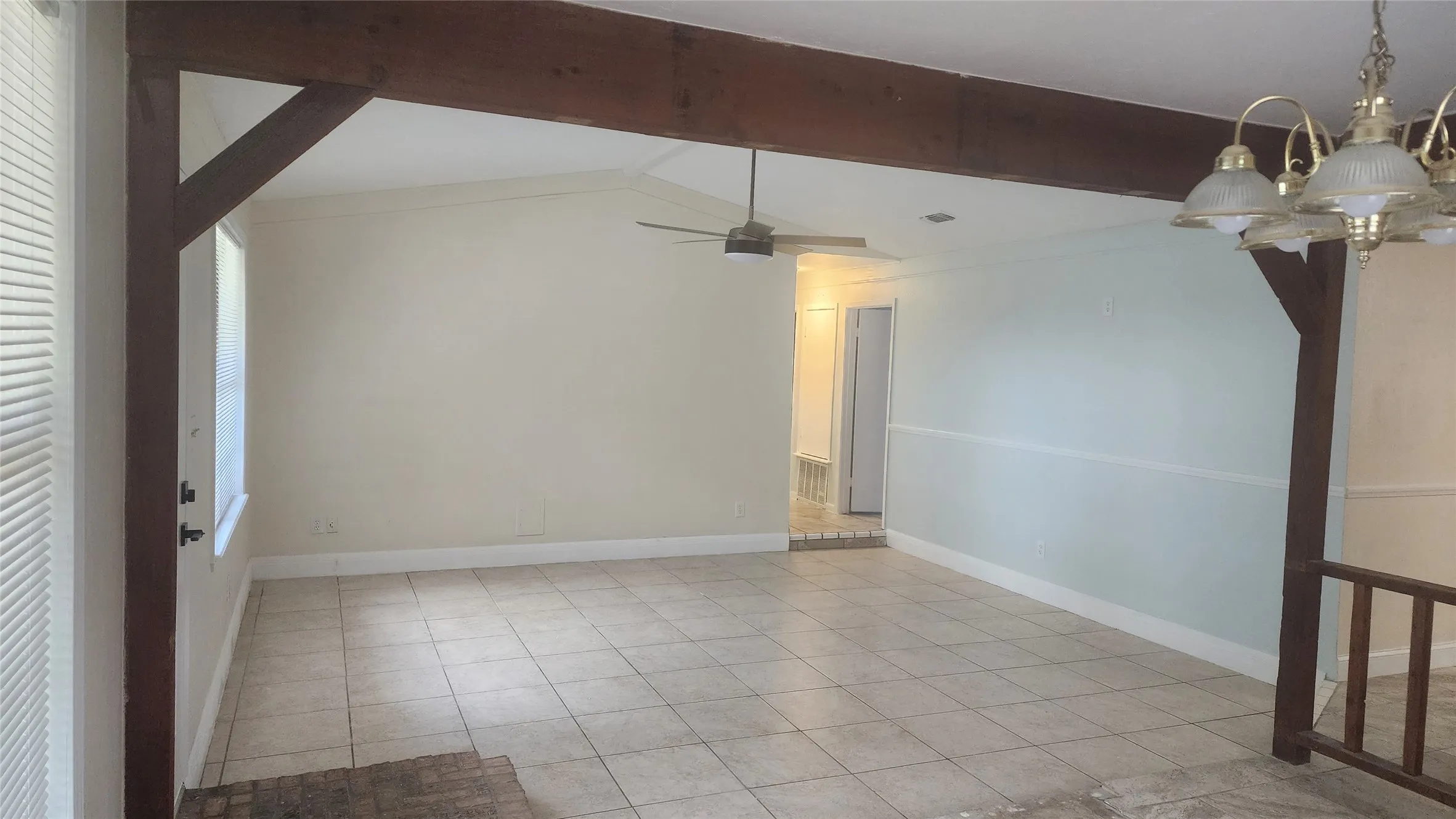 Single Family Residence For Sale in Titus County , 254 County Road 3225, Mt Pleasant, Texas 75455, 4 Bedroom, 2 Bathroom, 2 Garage spaces, 1,894 Sqft, built in 1987, mls#21384701, Real Estate Agent in Mt Pleasant, Homes For Sale in Titus county, Homes For Sale in Mt Pleasant, Realtor in Mt Pleasant Texas, Real Estate Brokerage Independent Realty Texas, Luminita Cordes Realtor