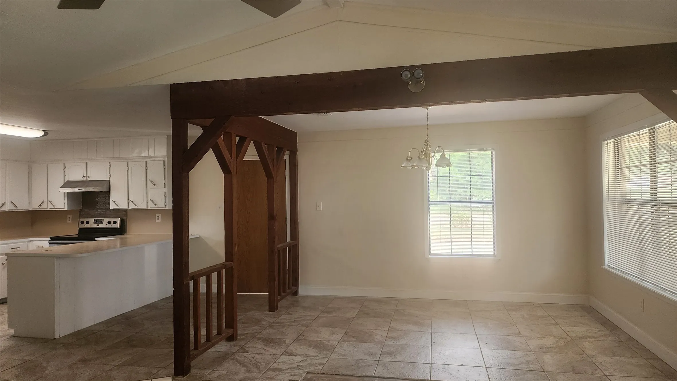 Single Family Residence For Sale in Titus County , 254 County Road 3225, Mt Pleasant, Texas 75455, 4 Bedroom, 2 Bathroom, 2 Garage spaces, 1,894 Sqft, built in 1987, mls#21384701, Real Estate Agent in Mt Pleasant, Homes For Sale in Titus county, Homes For Sale in Mt Pleasant, Realtor in Mt Pleasant Texas, Real Estate Brokerage Independent Realty Texas, Luminita Cordes Realtor