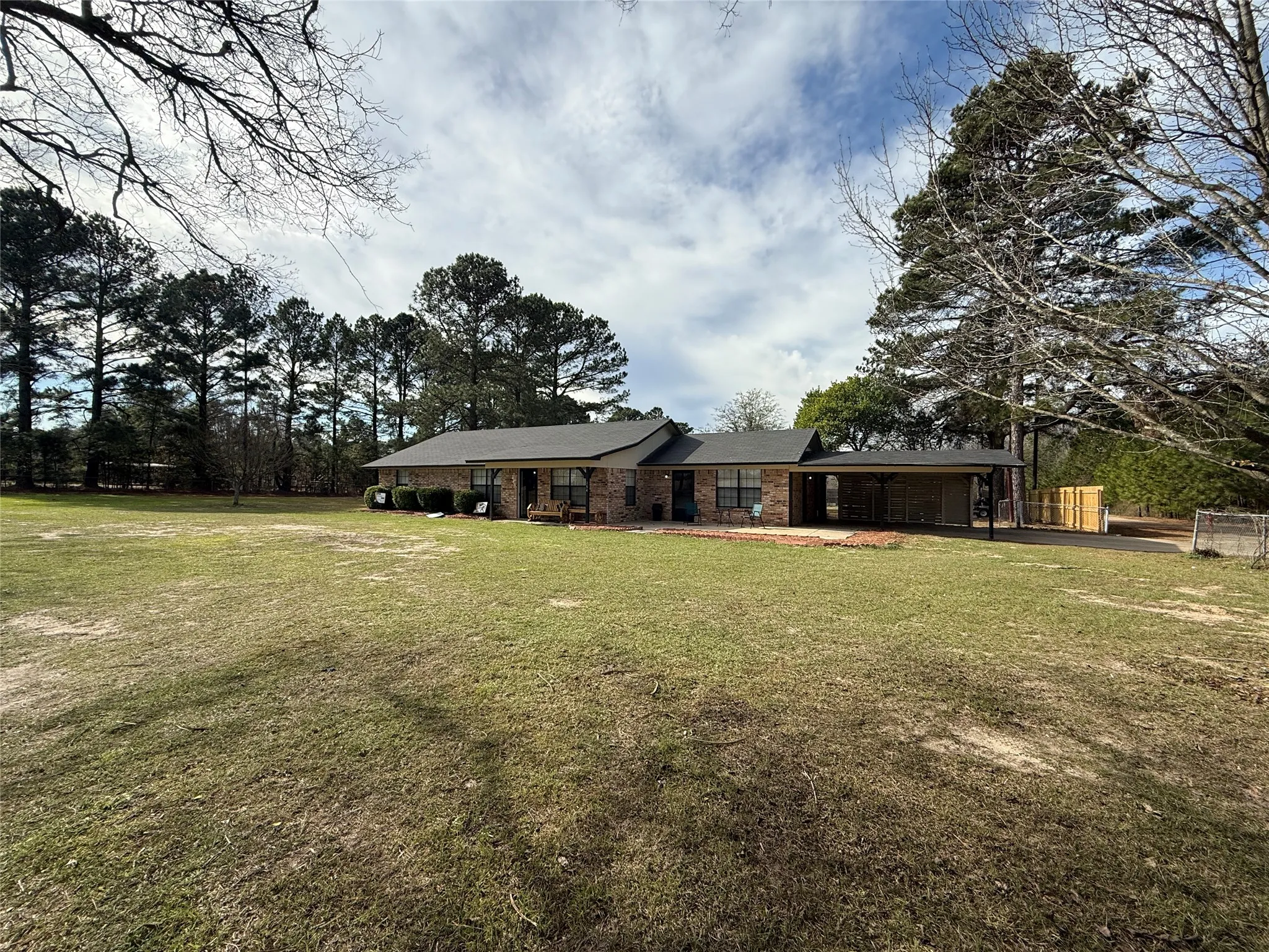 Single Family Residence For Sale in Titus County , 254 County Road 3225, Mt Pleasant, Texas 75455, 4 Bedroom, 2 Bathroom, 2 Garage spaces, 1,894 Sqft, built in 1987, mls#21384701, Real Estate Agent in Mt Pleasant, Homes For Sale in Titus county, Homes For Sale in Mt Pleasant, Realtor in Mt Pleasant Texas, Real Estate Brokerage Independent Realty Texas, Luminita Cordes Realtor