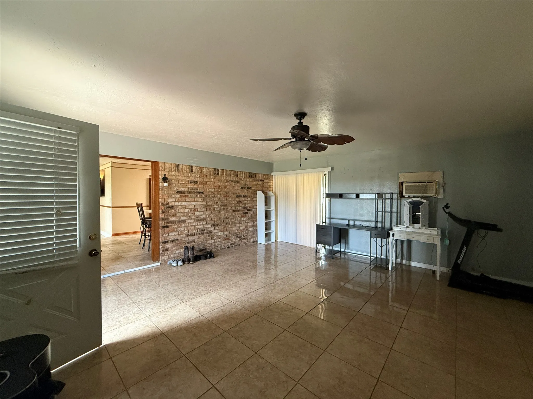 Single Family Residence For Sale in Titus County , 254 County Road 3225, Mt Pleasant, Texas 75455, 4 Bedroom, 2 Bathroom, 2 Garage spaces, 1,894 Sqft, built in 1987, mls#21384701, Real Estate Agent in Mt Pleasant, Homes For Sale in Titus county, Homes For Sale in Mt Pleasant, Realtor in Mt Pleasant Texas, Real Estate Brokerage Independent Realty Texas, Luminita Cordes Realtor