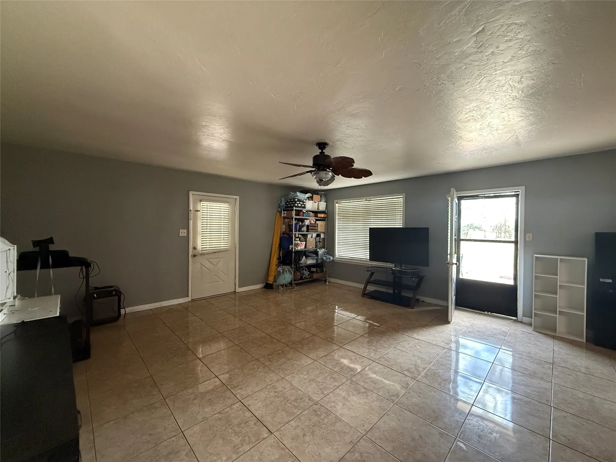 Single Family Residence For Sale in Titus County , 254 County Road 3225, Mt Pleasant, Texas 75455, 4 Bedroom, 2 Bathroom, 2 Garage spaces, 1,894 Sqft, built in 1987, mls#21384701, Real Estate Agent in Mt Pleasant, Homes For Sale in Titus county, Homes For Sale in Mt Pleasant, Realtor in Mt Pleasant Texas, Real Estate Brokerage Independent Realty Texas, Luminita Cordes Realtor