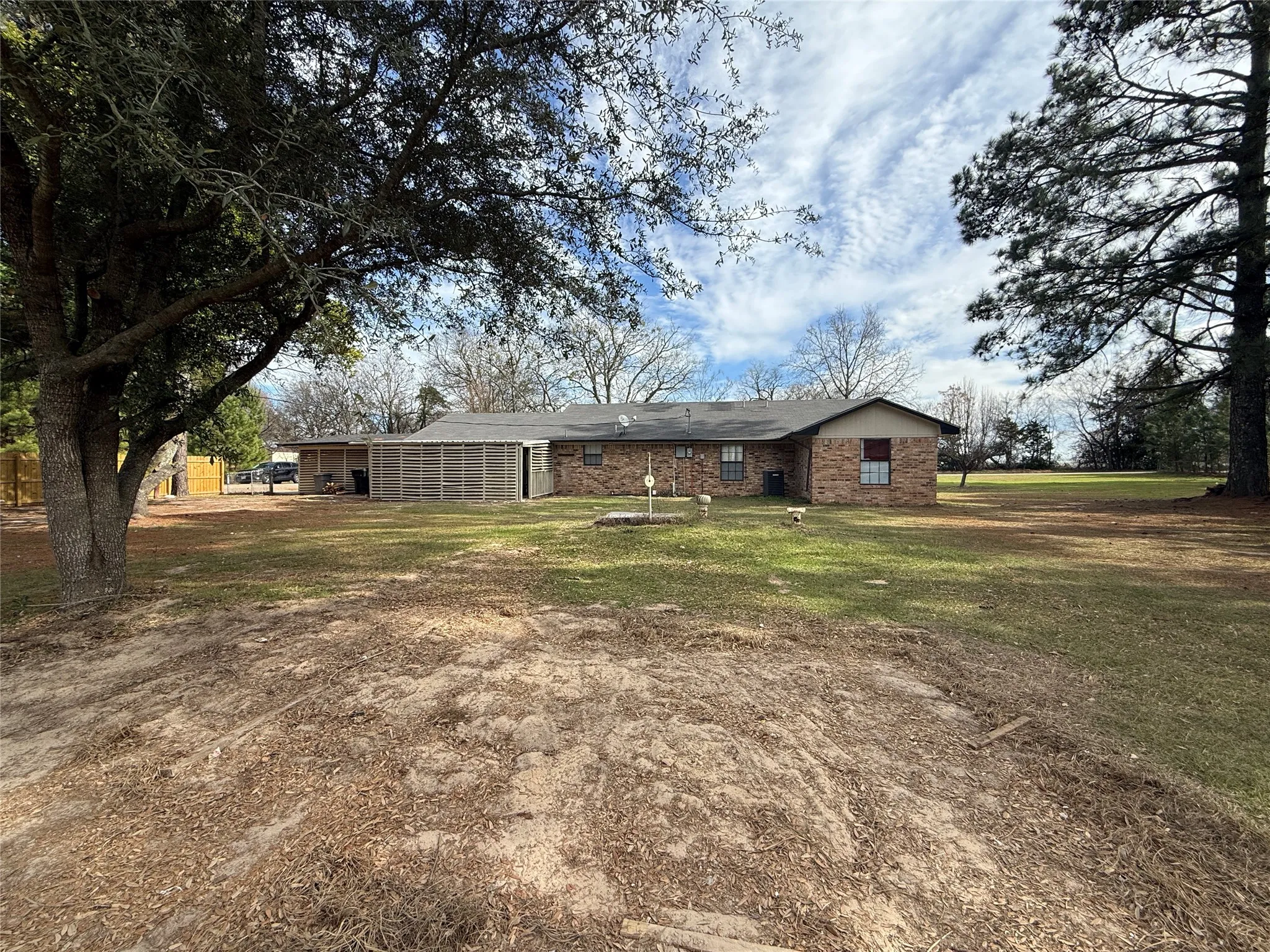 Single Family Residence For Sale in Titus County , 254 County Road 3225, Mt Pleasant, Texas 75455, 4 Bedroom, 2 Bathroom, 2 Garage spaces, 1,894 Sqft, built in 1987, mls#21384701, Real Estate Agent in Mt Pleasant, Homes For Sale in Titus county, Homes For Sale in Mt Pleasant, Realtor in Mt Pleasant Texas, Real Estate Brokerage Independent Realty Texas, Luminita Cordes Realtor