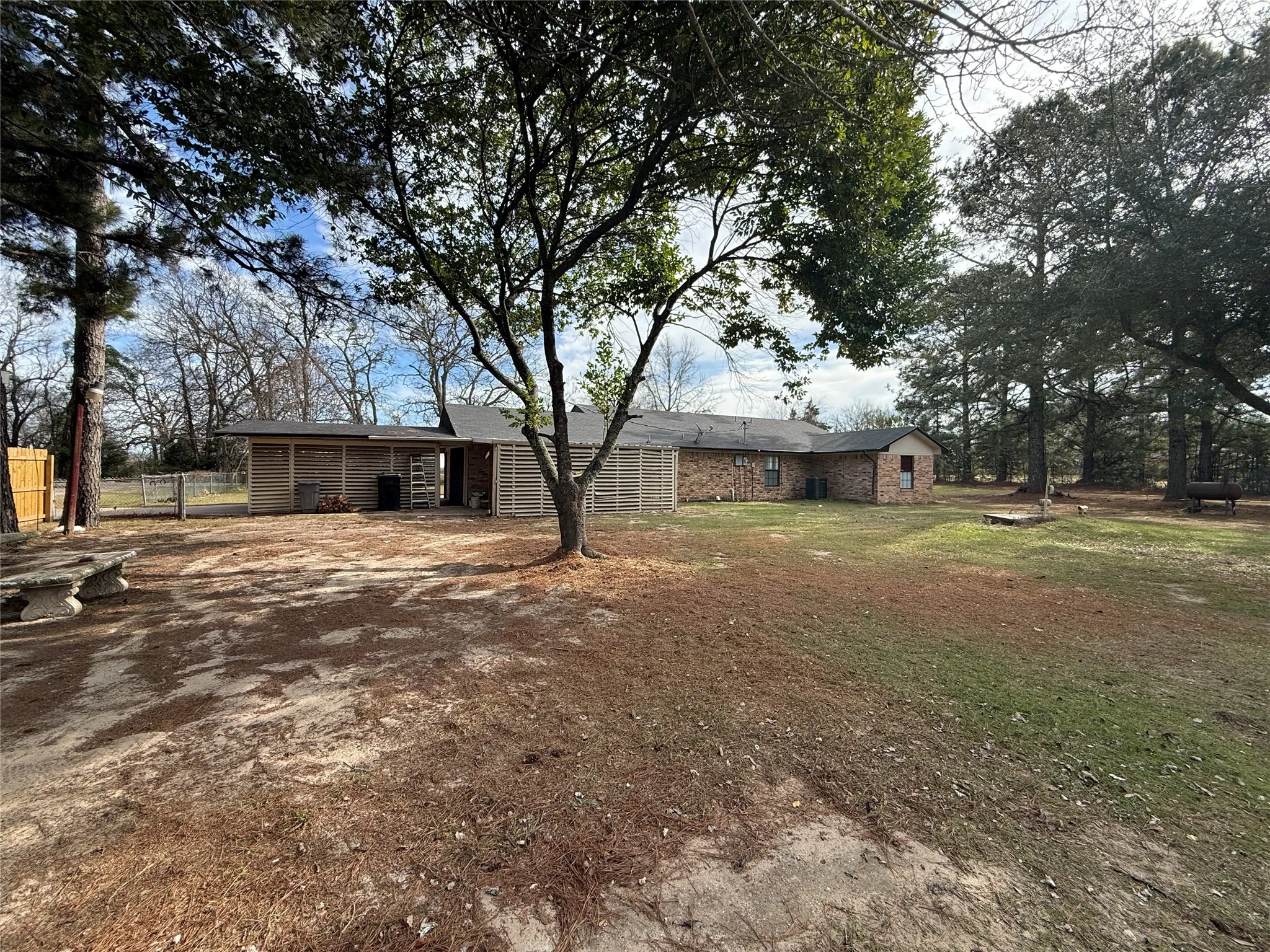 Single Family Residence For Sale in Titus County , 254 County Road 3225, Mt Pleasant, Texas 75455, 4 Bedroom, 2 Bathroom, 2 Garage spaces, 1,894 Sqft, built in 1987, mls#21384701, Real Estate Agent in Mt Pleasant, Homes For Sale in Titus county, Homes For Sale in Mt Pleasant, Realtor in Mt Pleasant Texas, Real Estate Brokerage Independent Realty Texas, Luminita Cordes Realtor
