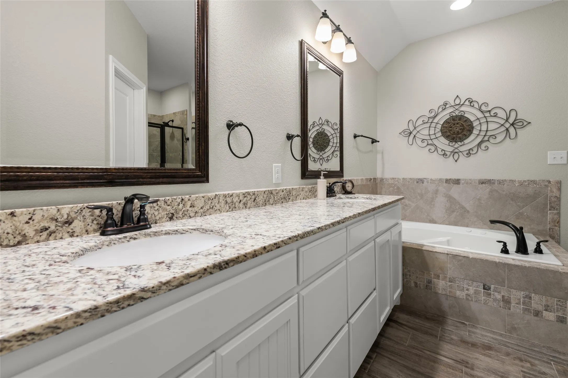 Single Family Residence For Sale in Taylor County , 7313 Tuscany, Abilene, Texas 79606, 4 Bedroom, 2 Bathroom, 2 Garage spaces, 2,028 Sqft, built in 2017, mls#21383351, Real Estate Agent in Abilene, Homes For Sale in Taylor county, Homes For Sale in Abilene, Realtor in Abilene Texas, Real Estate Brokerage Independent Realty Texas, Luminita Cordes Realtor