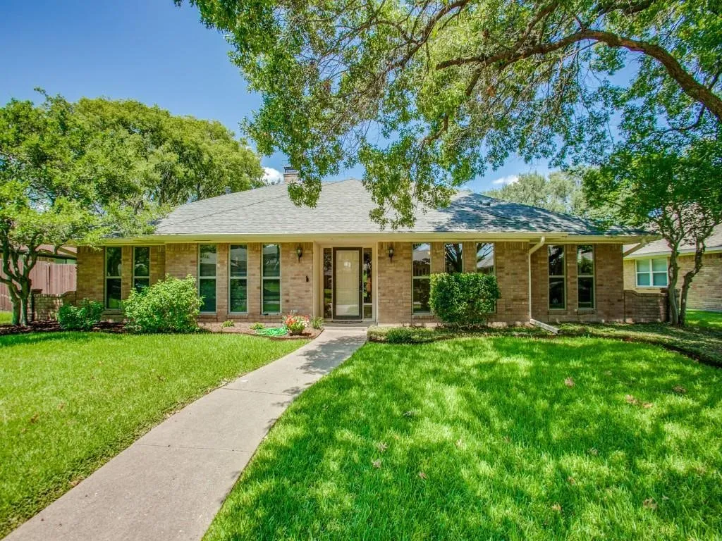 Single Family Residence For Rent in Dallas County , 1103 Sundial Drive, Richardson, Texas 75081, 3 Bedroom, 3 Bathroom, 2 Garage spaces, 2,351 Sqft, built in 1978, mls#21366337, Real Estate Agent in Richardson, Homes For Rent in Dallas county, Homes For Rent in Richardson, Realtor in Richardson Texas, Real Estate Brokerage Independent Realty Texas, Luminita Cordes Realtor