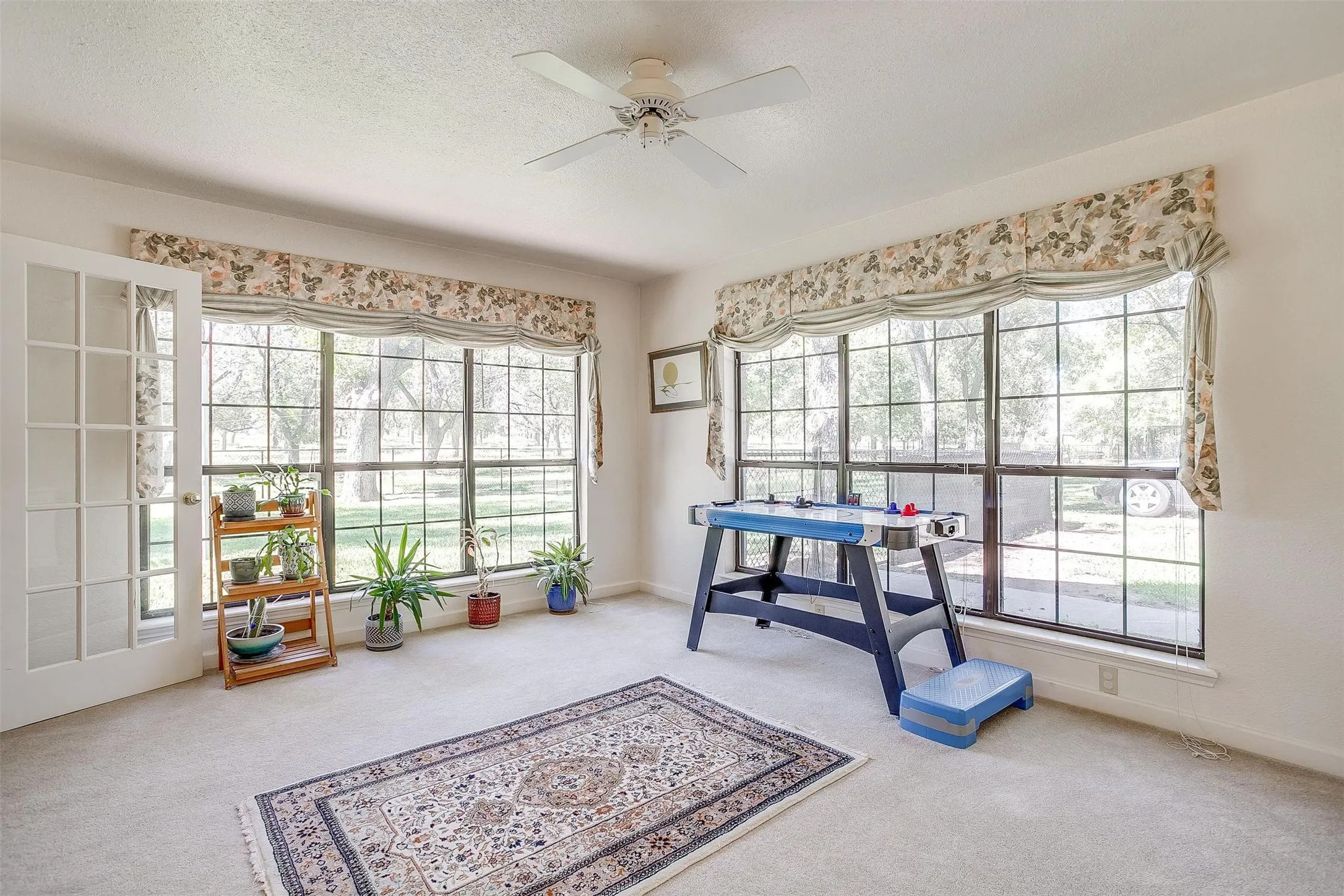 Single Family Residence For Sale in Johnson County , 8621 Ravenswood Road, Granbury, Texas 76049, 4 Bedroom, 3 Bathroom, 3 Garage spaces, 3,042 Sqft, built in 1994, mls#21384765, Real Estate Agent in Granbury, Homes For Sale in Johnson county, Homes For Sale in Granbury, Realtor in Granbury Texas, Real Estate Brokerage Independent Realty Texas, Luminita Cordes Realtor
