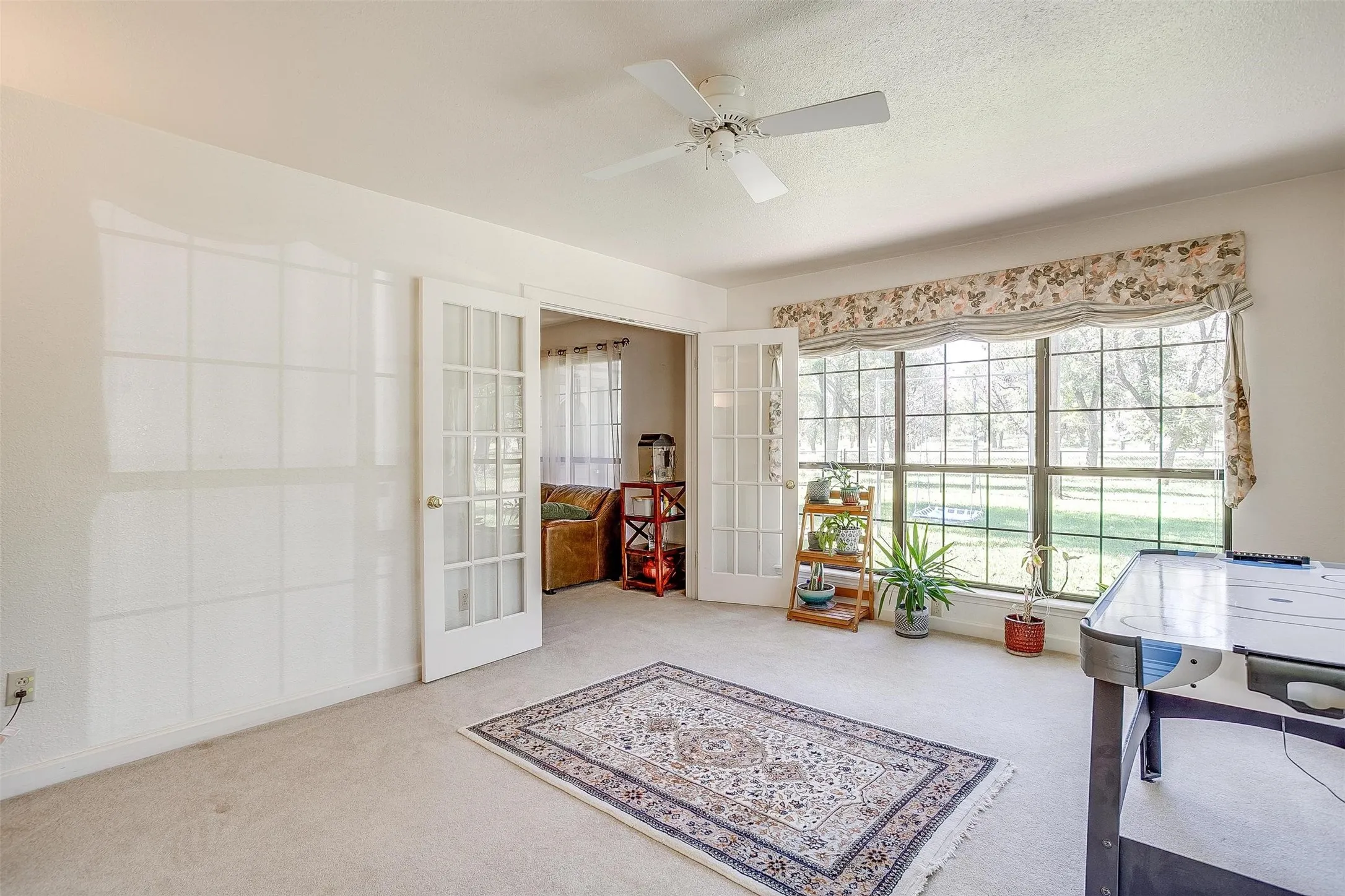 Single Family Residence For Sale in Johnson County , 8621 Ravenswood Road, Granbury, Texas 76049, 4 Bedroom, 3 Bathroom, 3 Garage spaces, 3,042 Sqft, built in 1994, mls#21384765, Real Estate Agent in Granbury, Homes For Sale in Johnson county, Homes For Sale in Granbury, Realtor in Granbury Texas, Real Estate Brokerage Independent Realty Texas, Luminita Cordes Realtor