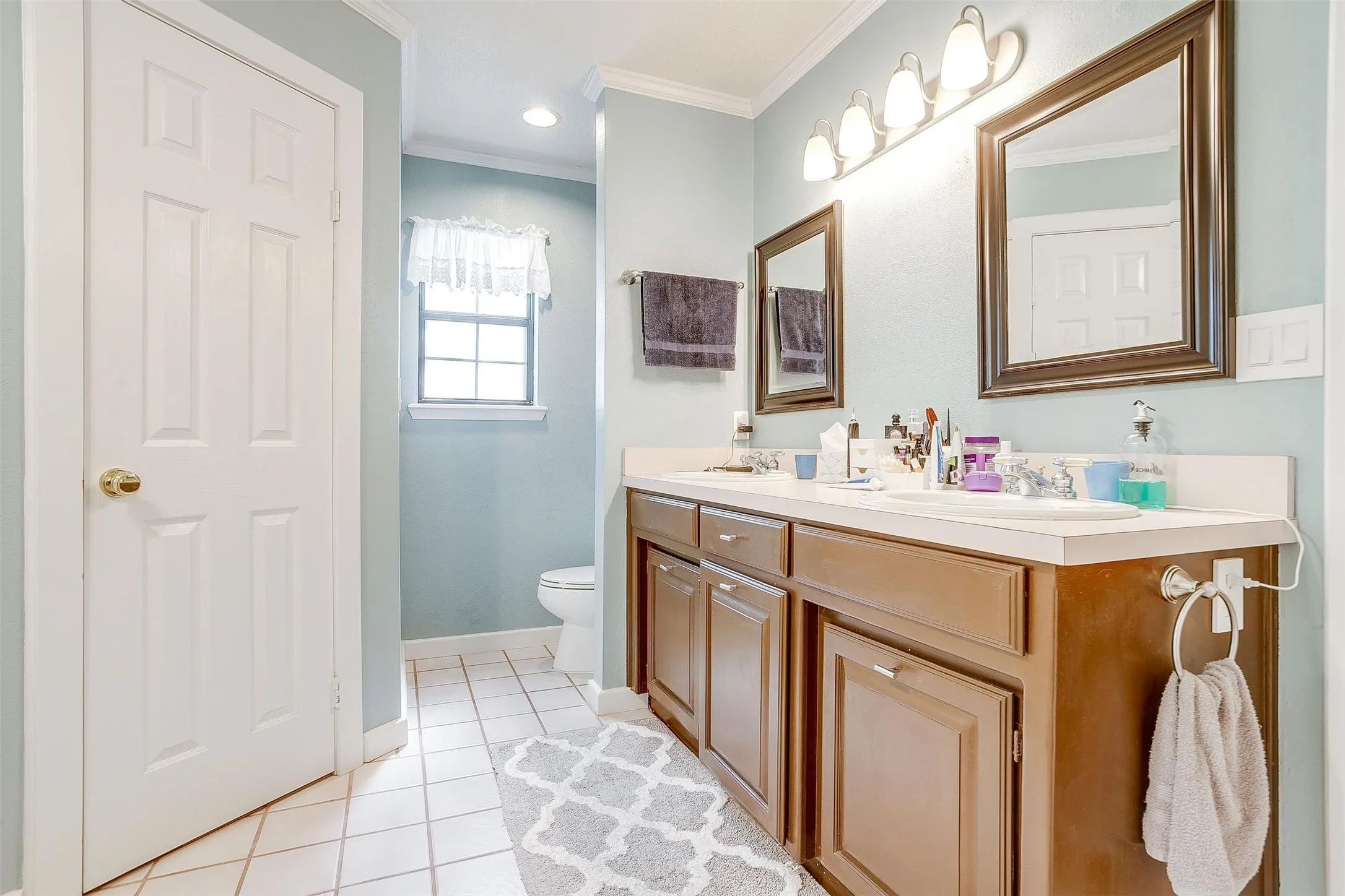 Single Family Residence For Sale in Johnson County , 8621 Ravenswood Road, Granbury, Texas 76049, 4 Bedroom, 3 Bathroom, 3 Garage spaces, 3,042 Sqft, built in 1994, mls#21384765, Real Estate Agent in Granbury, Homes For Sale in Johnson county, Homes For Sale in Granbury, Realtor in Granbury Texas, Real Estate Brokerage Independent Realty Texas, Luminita Cordes Realtor