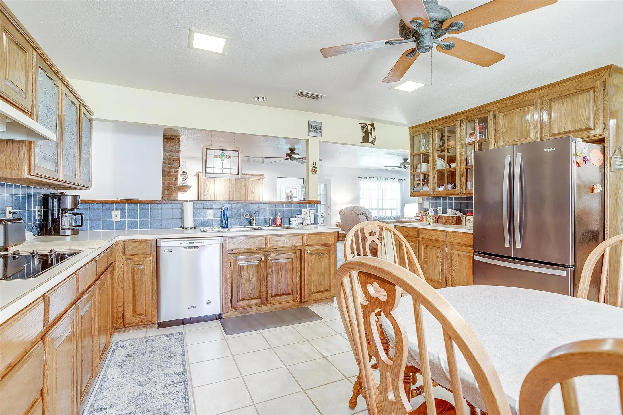 Single Family Residence For Sale in Johnson County , 8621 Ravenswood Road, Granbury, Texas 76049, 4 Bedroom, 3 Bathroom, 3 Garage spaces, 3,042 Sqft, built in 1994, mls#21384765, Real Estate Agent in Granbury, Homes For Sale in Johnson county, Homes For Sale in Granbury, Realtor in Granbury Texas, Real Estate Brokerage Independent Realty Texas, Luminita Cordes Realtor