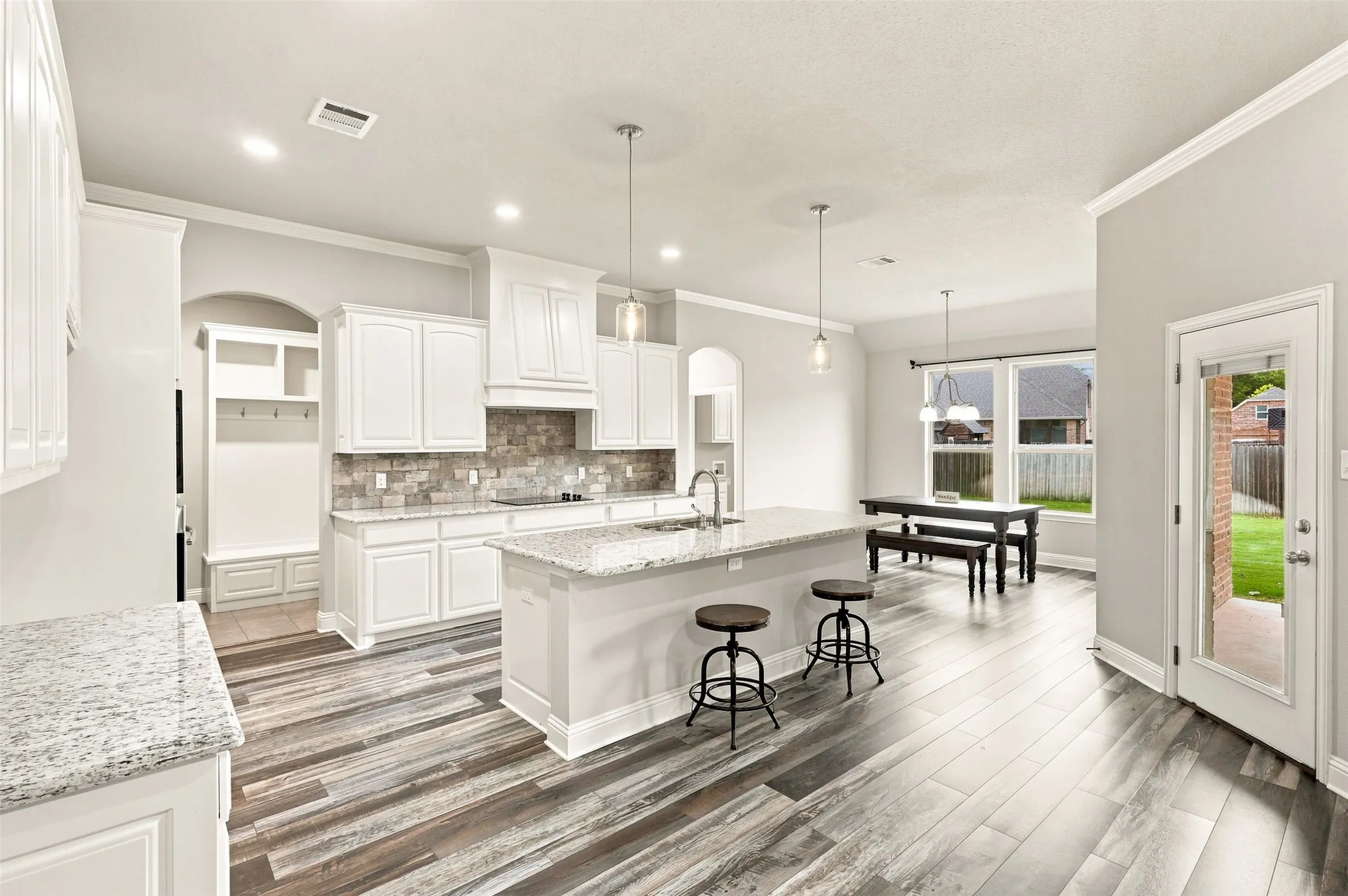 Single Family Residence For Sale in Parker County , 127 Preakness Drive, Willow Park, Texas 76087, 4 Bedroom, 4 Bathroom, 2 Garage spaces, 2,761 Sqft, built in 2018, mls#21384828, Real Estate Agent in Willow Park, Homes For Sale in Parker county, Homes For Sale in Willow Park, Realtor in Willow Park Texas, Real Estate Brokerage Independent Realty Texas, Luminita Cordes Realtor