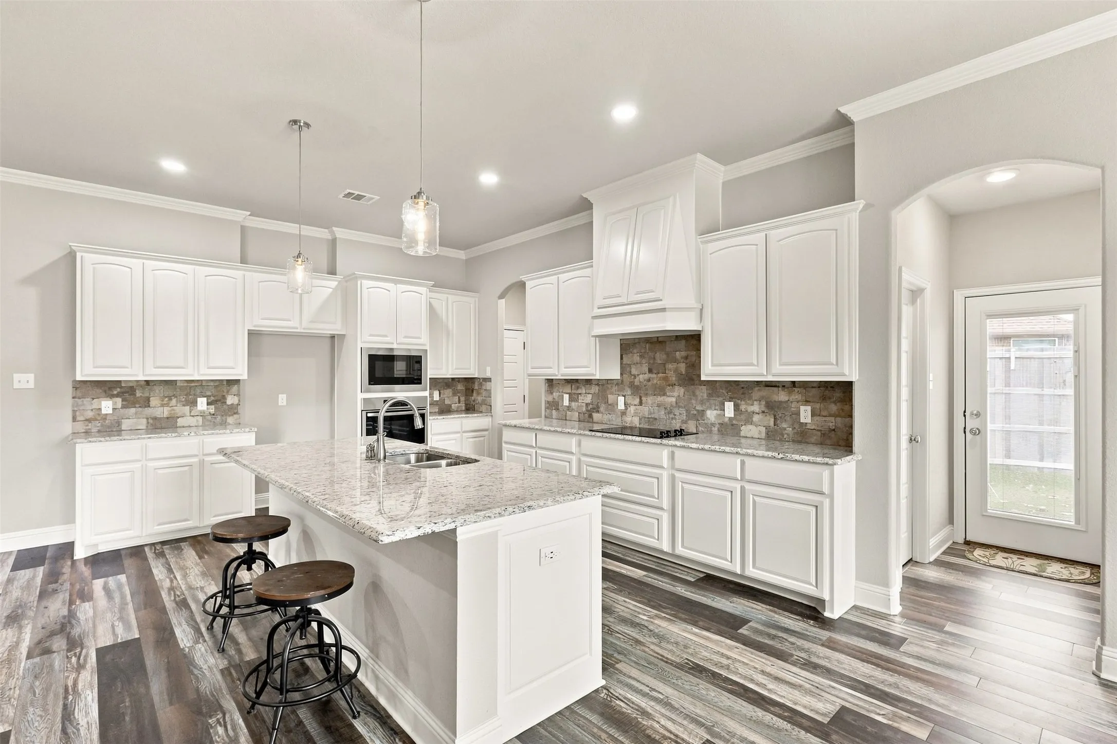 Single Family Residence For Sale in Parker County , 127 Preakness Drive, Willow Park, Texas 76087, 4 Bedroom, 4 Bathroom, 2 Garage spaces, 2,761 Sqft, built in 2018, mls#21384828, Real Estate Agent in Willow Park, Homes For Sale in Parker county, Homes For Sale in Willow Park, Realtor in Willow Park Texas, Real Estate Brokerage Independent Realty Texas, Luminita Cordes Realtor