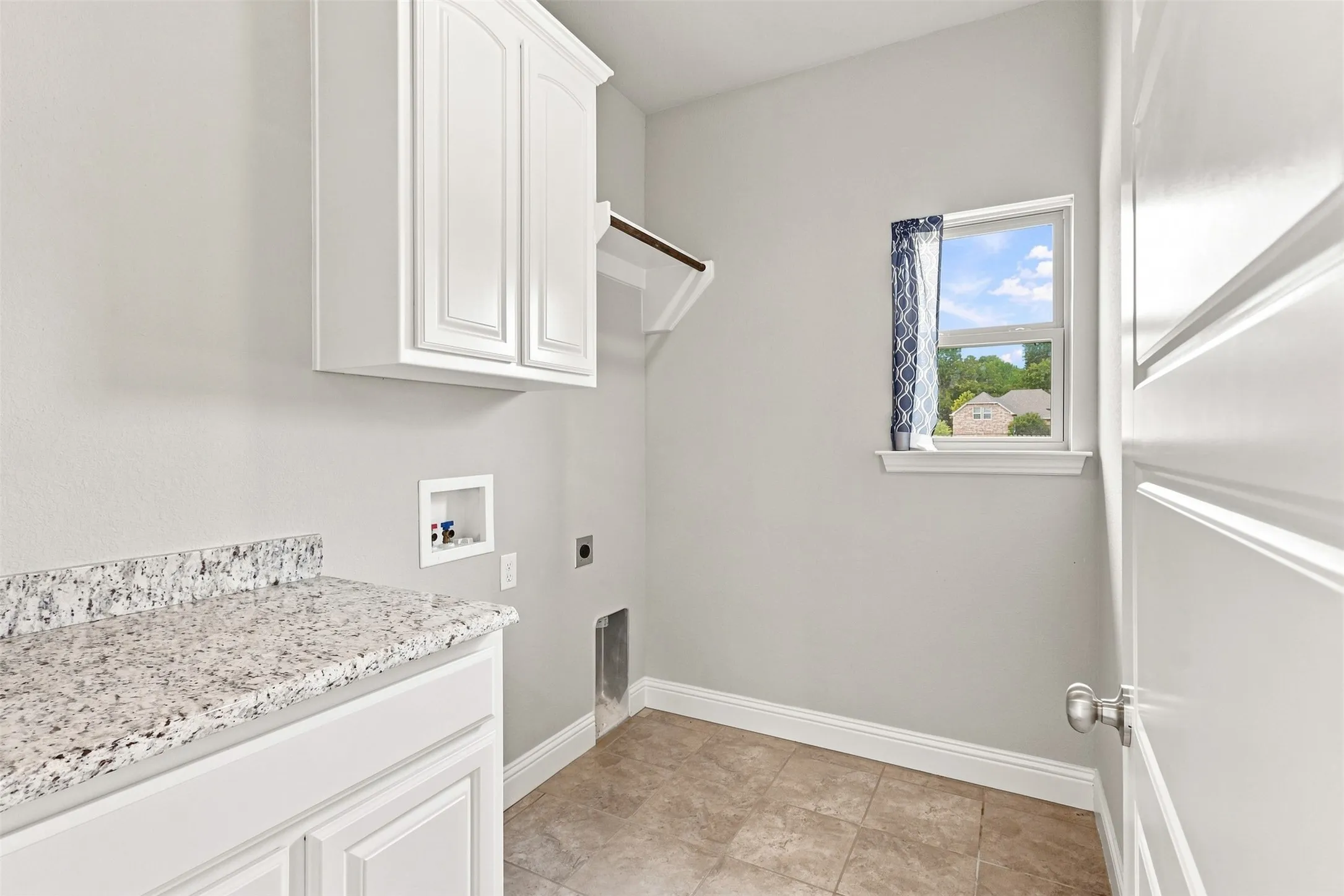 Single Family Residence For Sale in Parker County , 127 Preakness Drive, Willow Park, Texas 76087, 4 Bedroom, 4 Bathroom, 2 Garage spaces, 2,761 Sqft, built in 2018, mls#21384828, Real Estate Agent in Willow Park, Homes For Sale in Parker county, Homes For Sale in Willow Park, Realtor in Willow Park Texas, Real Estate Brokerage Independent Realty Texas, Luminita Cordes Realtor