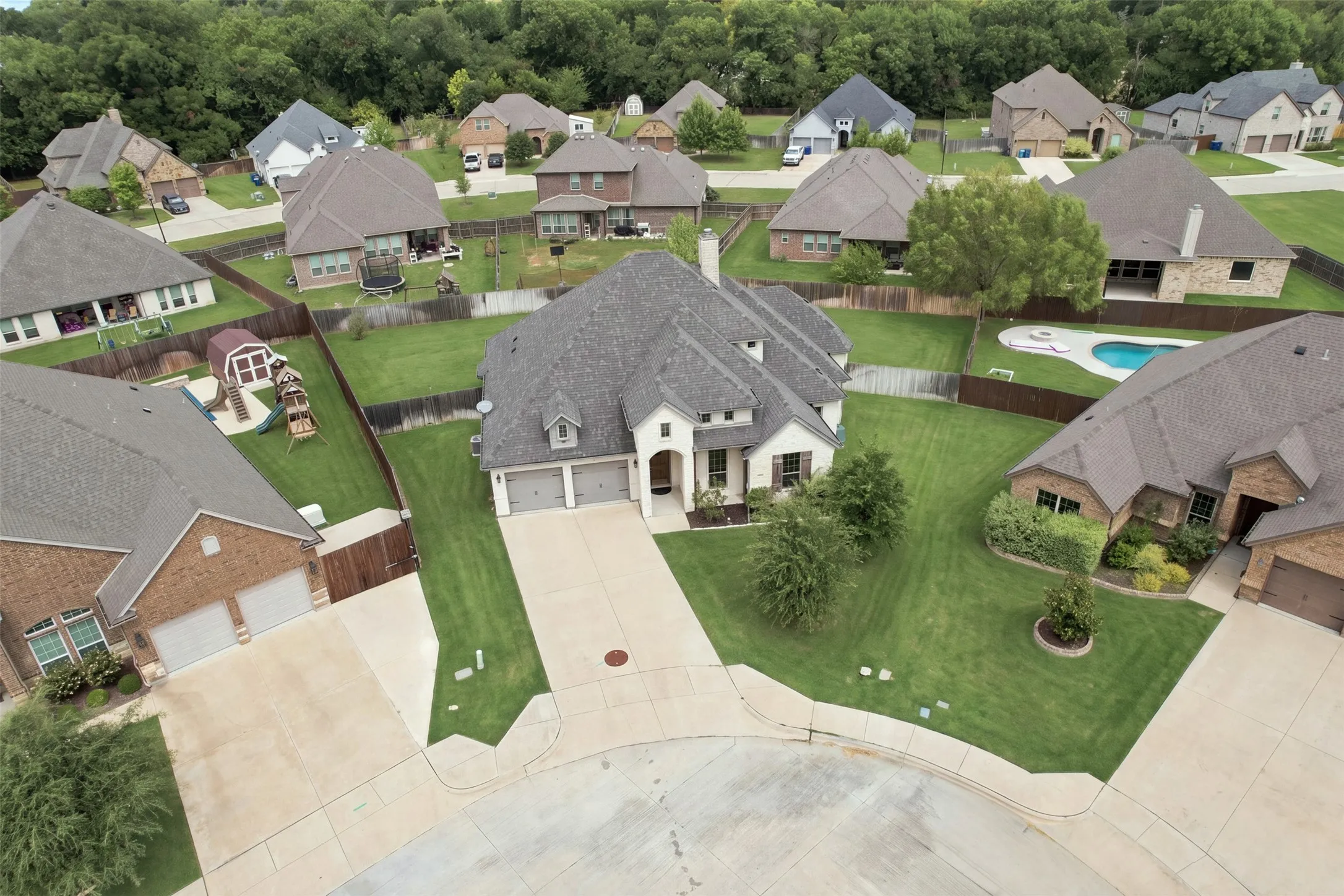 Single Family Residence For Sale in Parker County , 127 Preakness Drive, Willow Park, Texas 76087, 4 Bedroom, 4 Bathroom, 2 Garage spaces, 2,761 Sqft, built in 2018, mls#21384828, Real Estate Agent in Willow Park, Homes For Sale in Parker county, Homes For Sale in Willow Park, Realtor in Willow Park Texas, Real Estate Brokerage Independent Realty Texas, Luminita Cordes Realtor