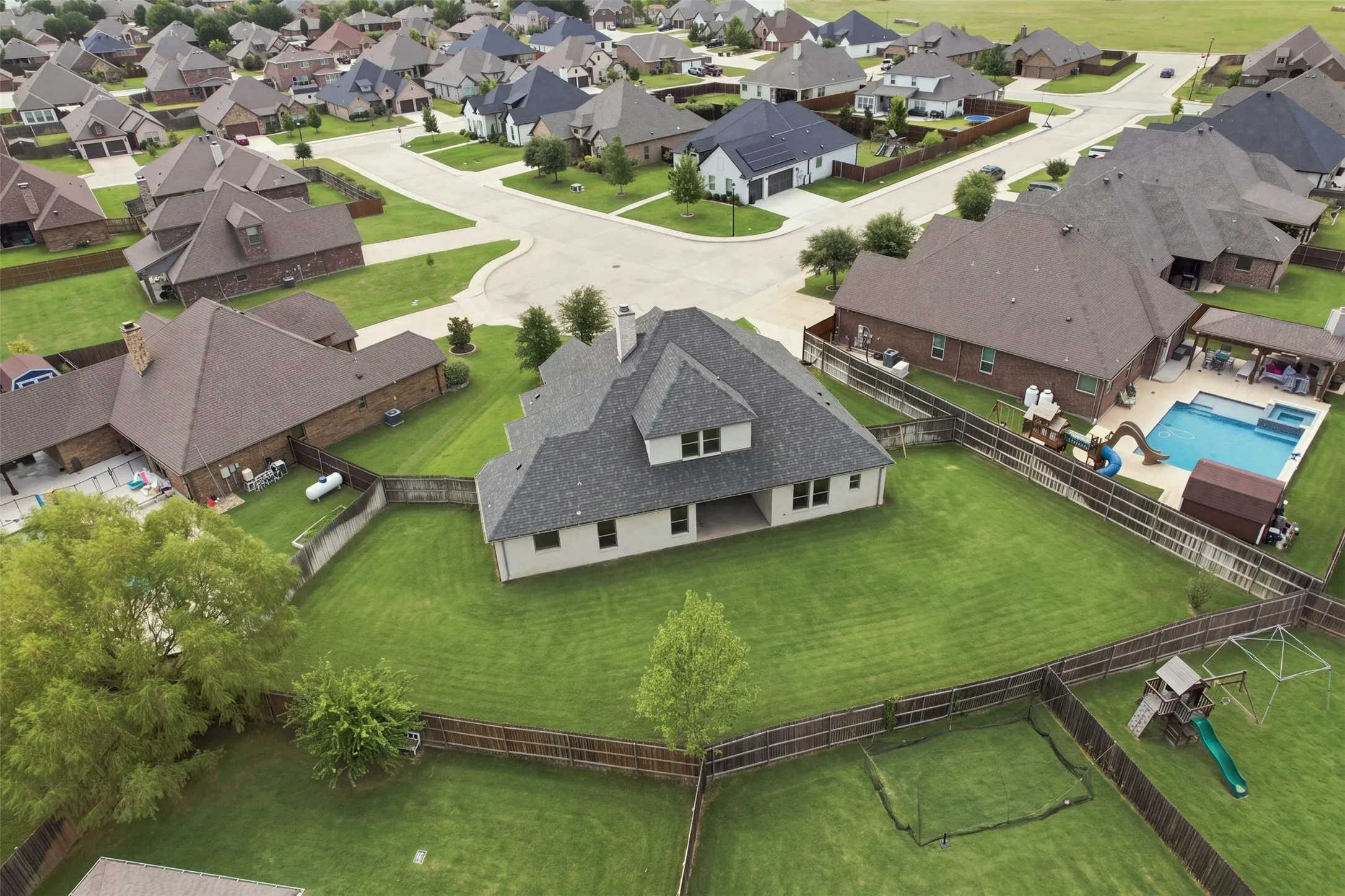 Single Family Residence For Sale in Parker County , 127 Preakness Drive, Willow Park, Texas 76087, 4 Bedroom, 4 Bathroom, 2 Garage spaces, 2,761 Sqft, built in 2018, mls#21384828, Real Estate Agent in Willow Park, Homes For Sale in Parker county, Homes For Sale in Willow Park, Realtor in Willow Park Texas, Real Estate Brokerage Independent Realty Texas, Luminita Cordes Realtor