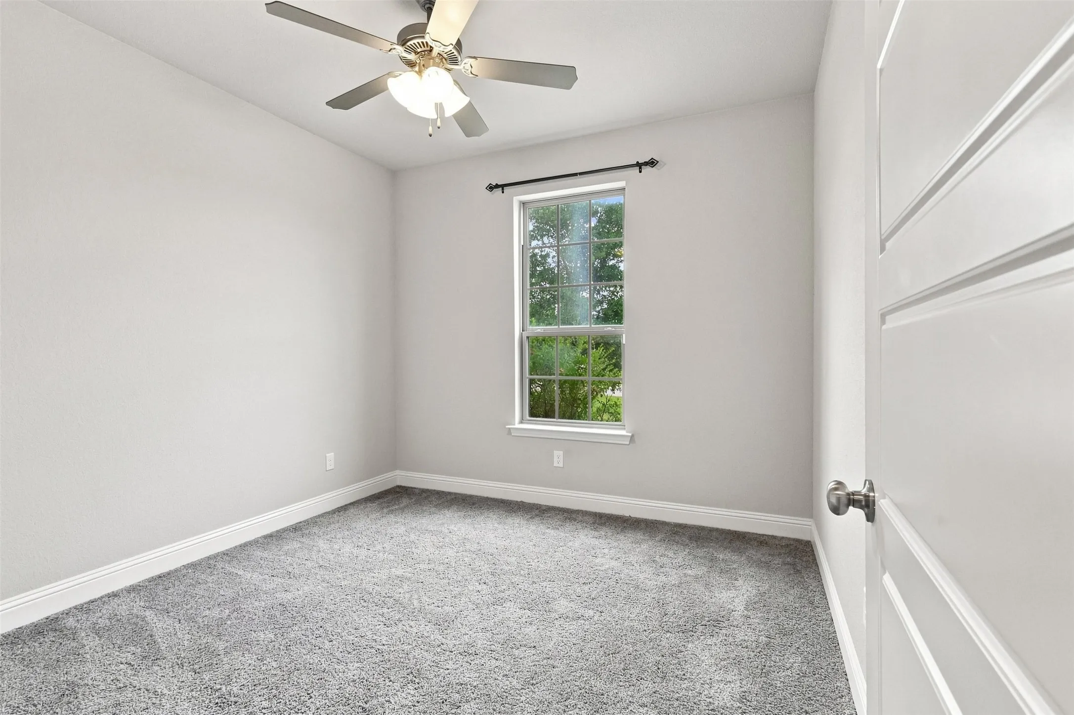 Single Family Residence For Sale in Parker County , 127 Preakness Drive, Willow Park, Texas 76087, 4 Bedroom, 4 Bathroom, 2 Garage spaces, 2,761 Sqft, built in 2018, mls#21384828, Real Estate Agent in Willow Park, Homes For Sale in Parker county, Homes For Sale in Willow Park, Realtor in Willow Park Texas, Real Estate Brokerage Independent Realty Texas, Luminita Cordes Realtor