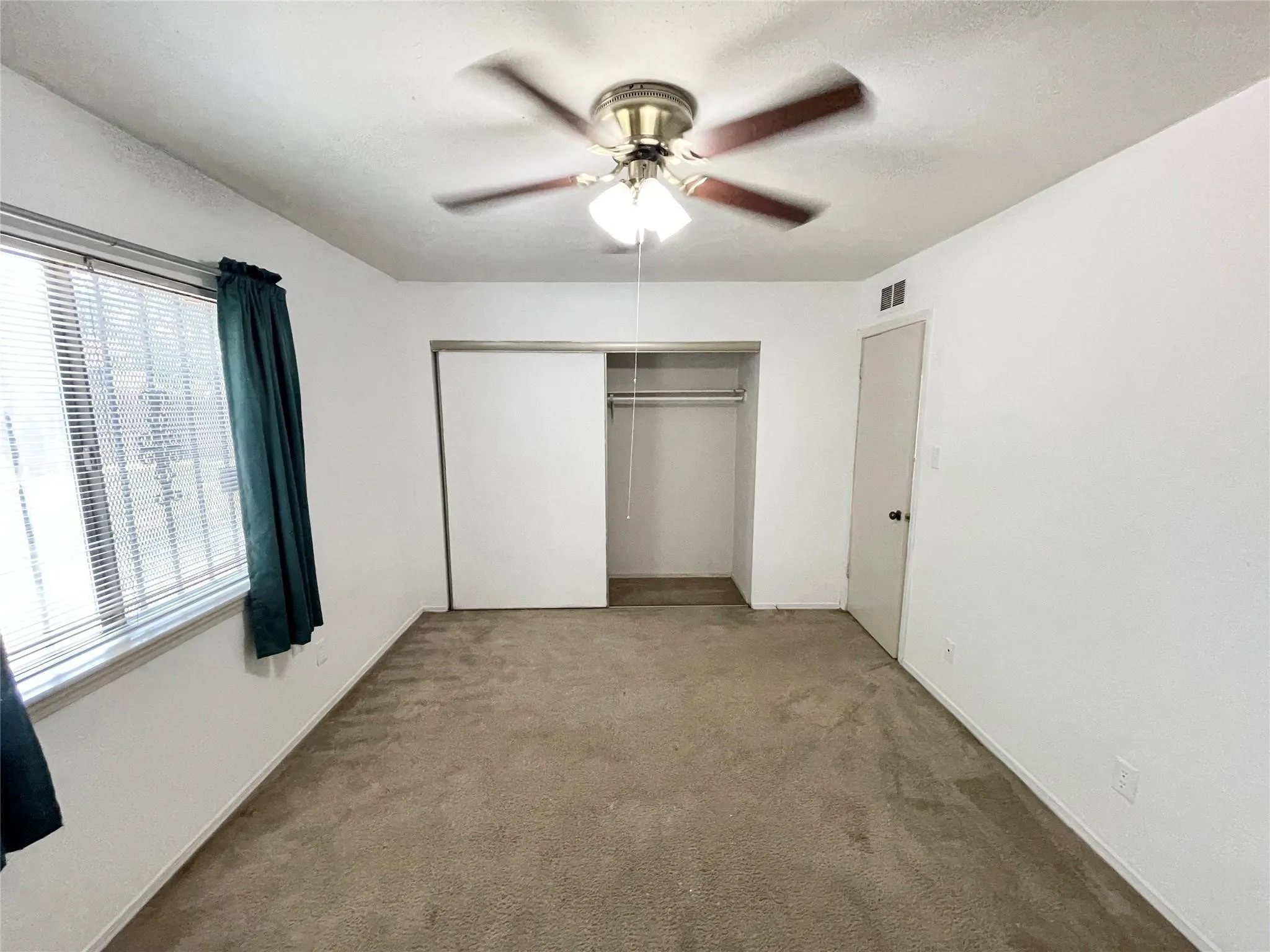 Single Family Residence For Rent in Dallas County , 9551 Kerrville Street, Dallas, Texas 75227, 2 Bedroom, 2 Bathroom, 1 Garage spaces, 1,054 Sqft, built in 1983, mls#21384873, Real Estate Agent in Dallas, Homes For Rent in Dallas county, Homes For Rent in Dallas, Realtor in Dallas Texas, Real Estate Brokerage Independent Realty Texas, Luminita Cordes Realtor