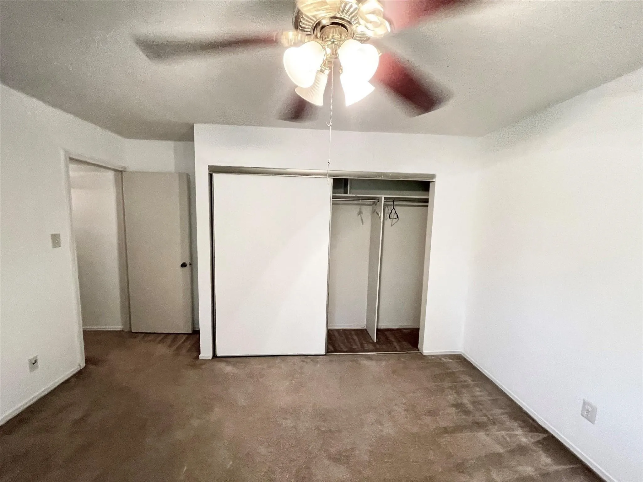 Single Family Residence For Rent in Dallas County , 9551 Kerrville Street, Dallas, Texas 75227, 2 Bedroom, 2 Bathroom, 1 Garage spaces, 1,054 Sqft, built in 1983, mls#21384873, Real Estate Agent in Dallas, Homes For Rent in Dallas county, Homes For Rent in Dallas, Realtor in Dallas Texas, Real Estate Brokerage Independent Realty Texas, Luminita Cordes Realtor