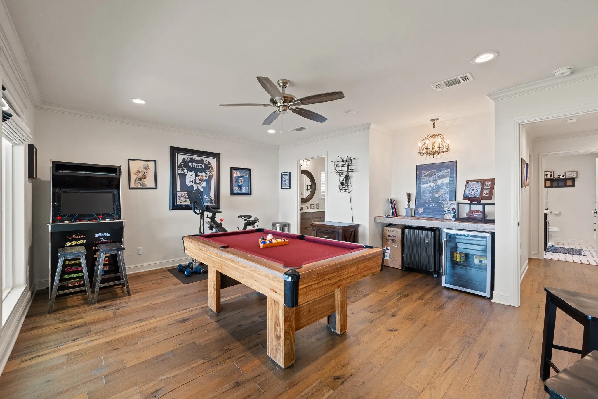 Single Family Residence For Sale in Hood County , 4509 Deleon Court, De Cordova, Texas 76049, 5 Bedroom, 4 Bathroom, 3 Garage spaces, 3,447 Sqft, built in 1977, mls#21382984, Real Estate Agent in De Cordova, Homes For Sale in Hood county, Homes For Sale in De Cordova, Realtor in De Cordova Texas, Real Estate Brokerage Independent Realty Texas, Luminita Cordes Realtor