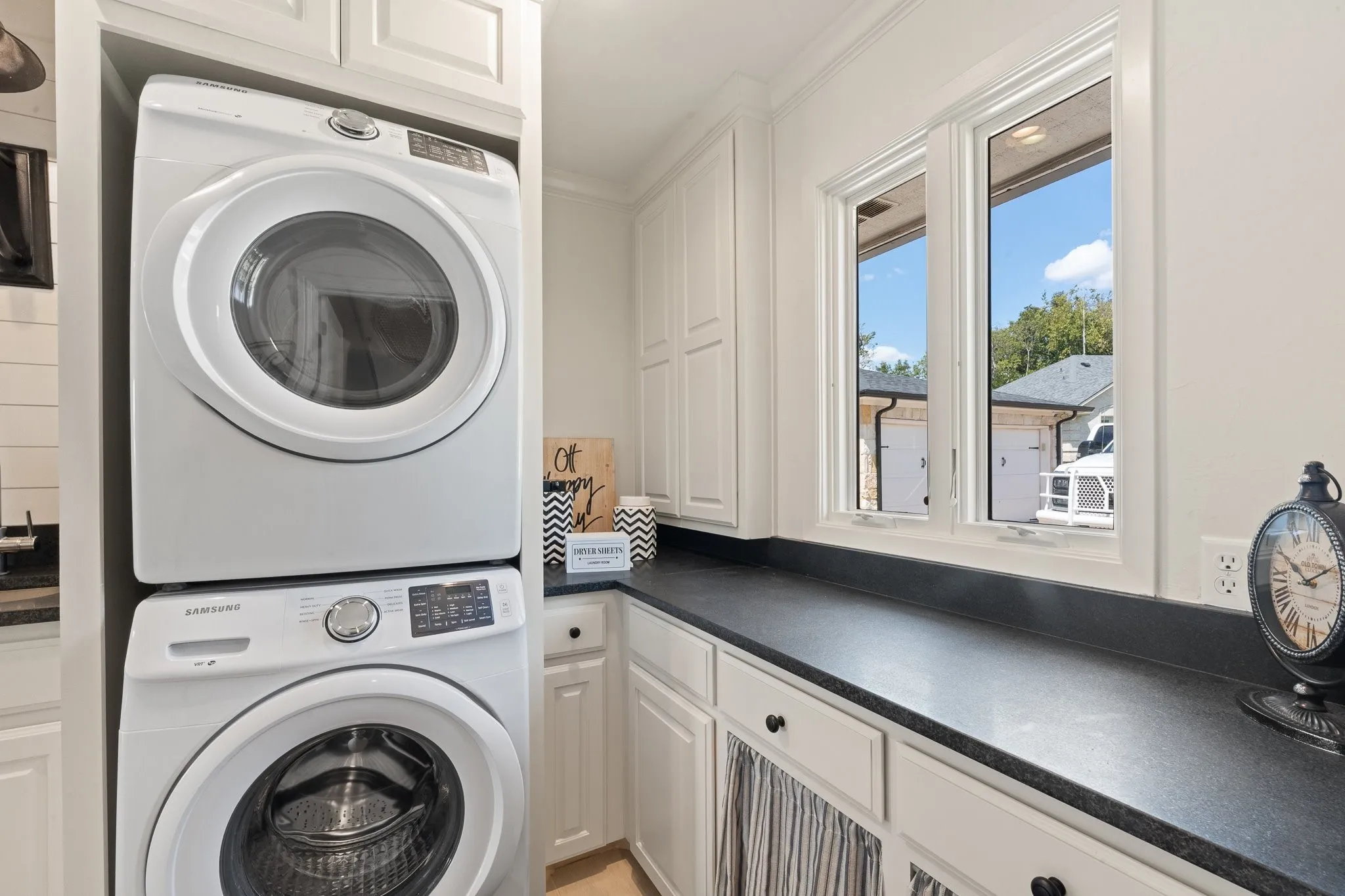 Single Family Residence For Sale in Hood County , 4509 Deleon Court, De Cordova, Texas 76049, 5 Bedroom, 4 Bathroom, 3 Garage spaces, 3,447 Sqft, built in 1977, mls#21382984, Real Estate Agent in De Cordova, Homes For Sale in Hood county, Homes For Sale in De Cordova, Realtor in De Cordova Texas, Real Estate Brokerage Independent Realty Texas, Luminita Cordes Realtor