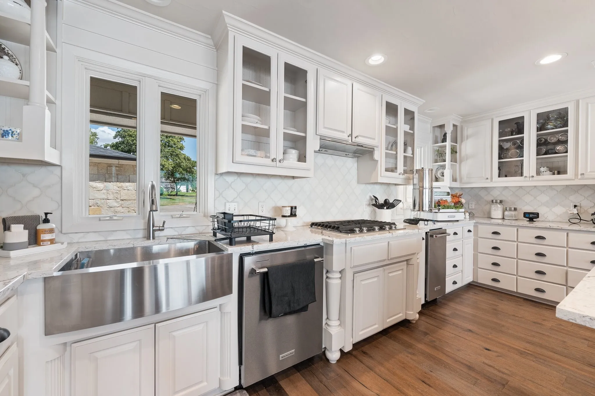 Single Family Residence For Sale in Hood County , 4509 Deleon Court, De Cordova, Texas 76049, 5 Bedroom, 4 Bathroom, 3 Garage spaces, 3,447 Sqft, built in 1977, mls#21382984, Real Estate Agent in De Cordova, Homes For Sale in Hood county, Homes For Sale in De Cordova, Realtor in De Cordova Texas, Real Estate Brokerage Independent Realty Texas, Luminita Cordes Realtor