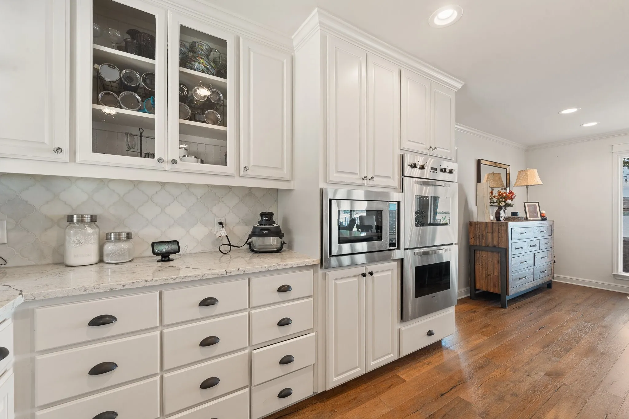 Single Family Residence For Sale in Hood County , 4509 Deleon Court, De Cordova, Texas 76049, 5 Bedroom, 4 Bathroom, 3 Garage spaces, 3,447 Sqft, built in 1977, mls#21382984, Real Estate Agent in De Cordova, Homes For Sale in Hood county, Homes For Sale in De Cordova, Realtor in De Cordova Texas, Real Estate Brokerage Independent Realty Texas, Luminita Cordes Realtor