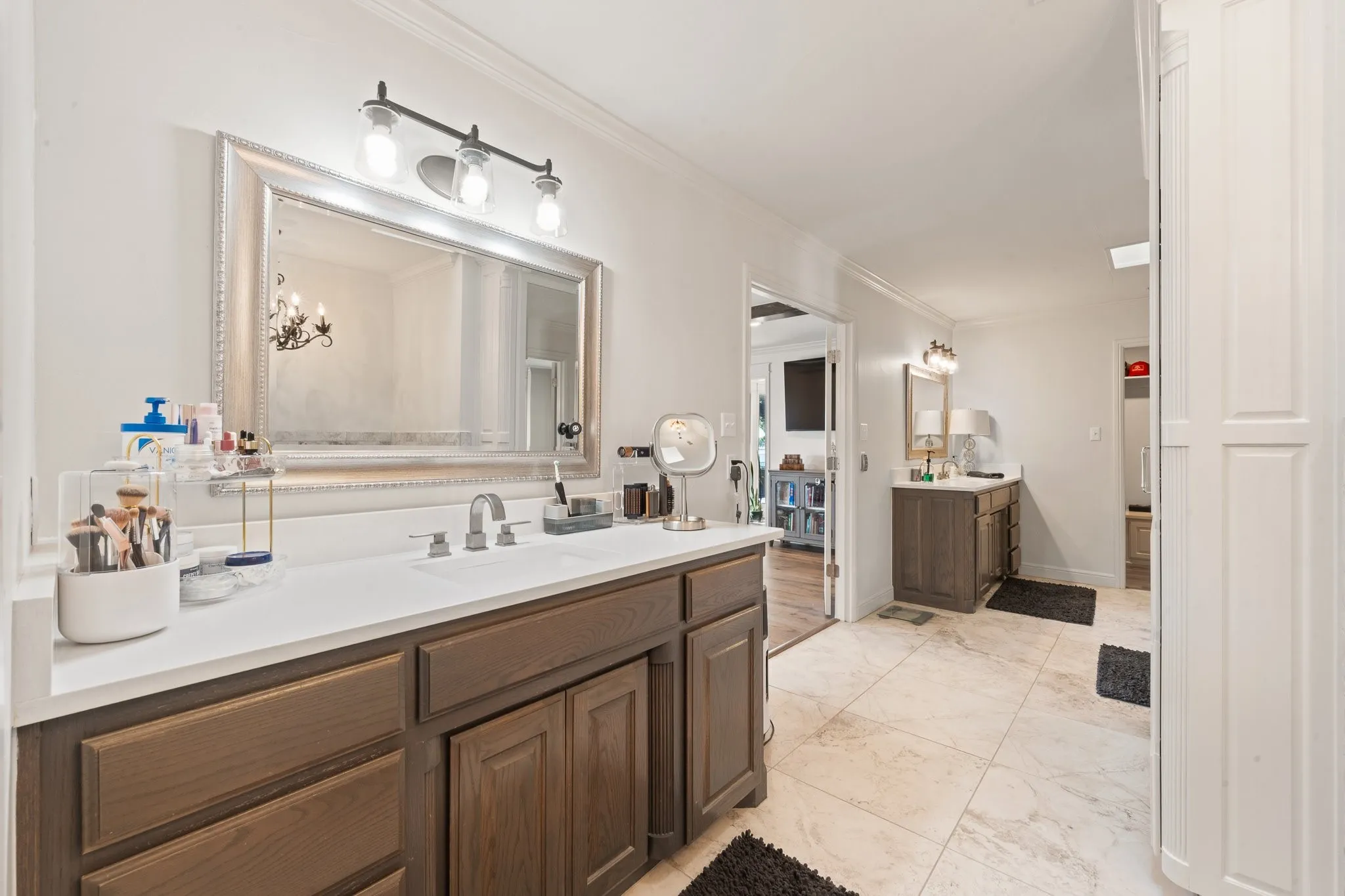 Single Family Residence For Sale in Hood County , 4509 Deleon Court, De Cordova, Texas 76049, 5 Bedroom, 4 Bathroom, 3 Garage spaces, 3,447 Sqft, built in 1977, mls#21382984, Real Estate Agent in De Cordova, Homes For Sale in Hood county, Homes For Sale in De Cordova, Realtor in De Cordova Texas, Real Estate Brokerage Independent Realty Texas, Luminita Cordes Realtor