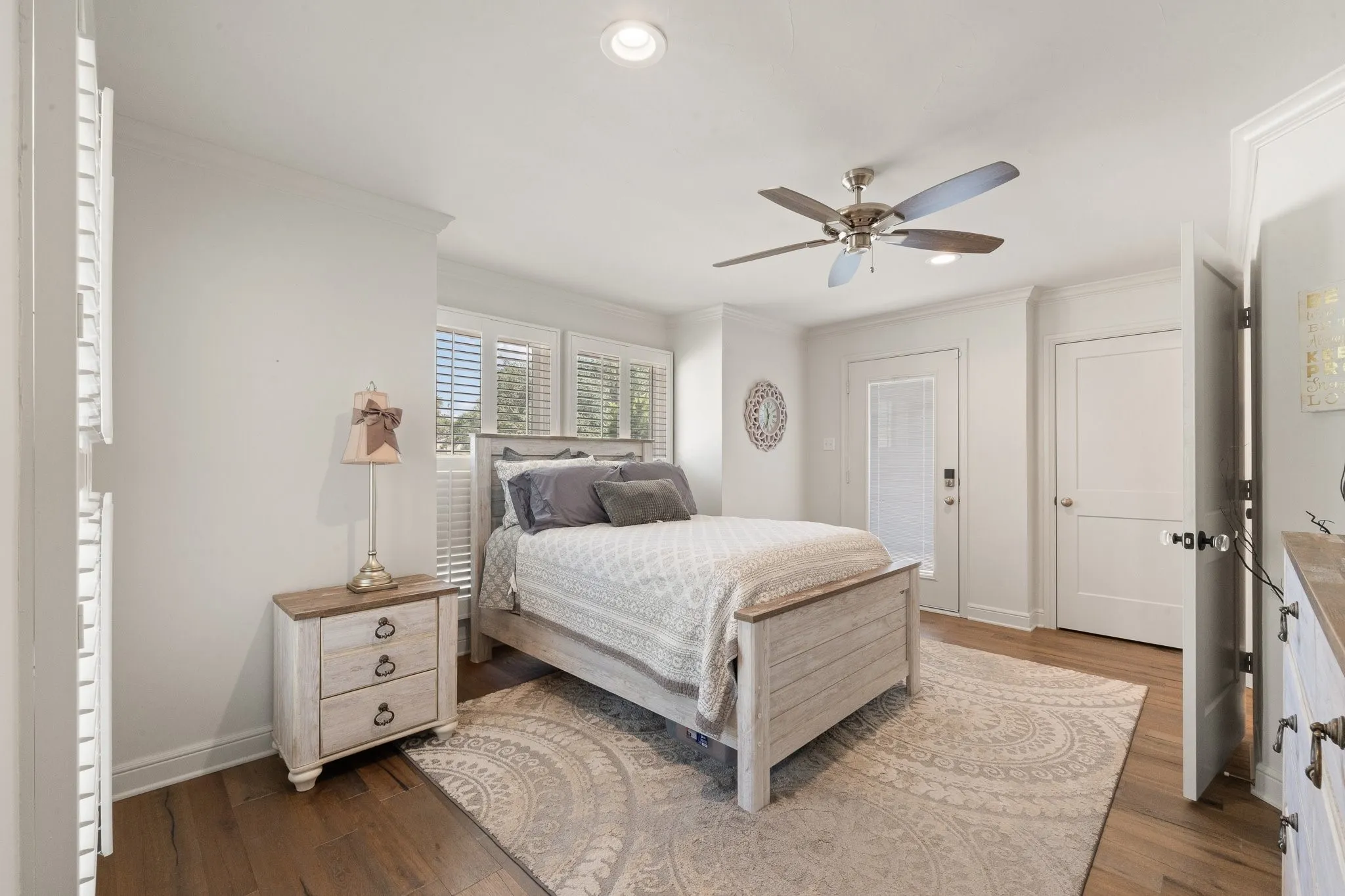 Single Family Residence For Sale in Hood County , 4509 Deleon Court, De Cordova, Texas 76049, 5 Bedroom, 4 Bathroom, 3 Garage spaces, 3,447 Sqft, built in 1977, mls#21382984, Real Estate Agent in De Cordova, Homes For Sale in Hood county, Homes For Sale in De Cordova, Realtor in De Cordova Texas, Real Estate Brokerage Independent Realty Texas, Luminita Cordes Realtor