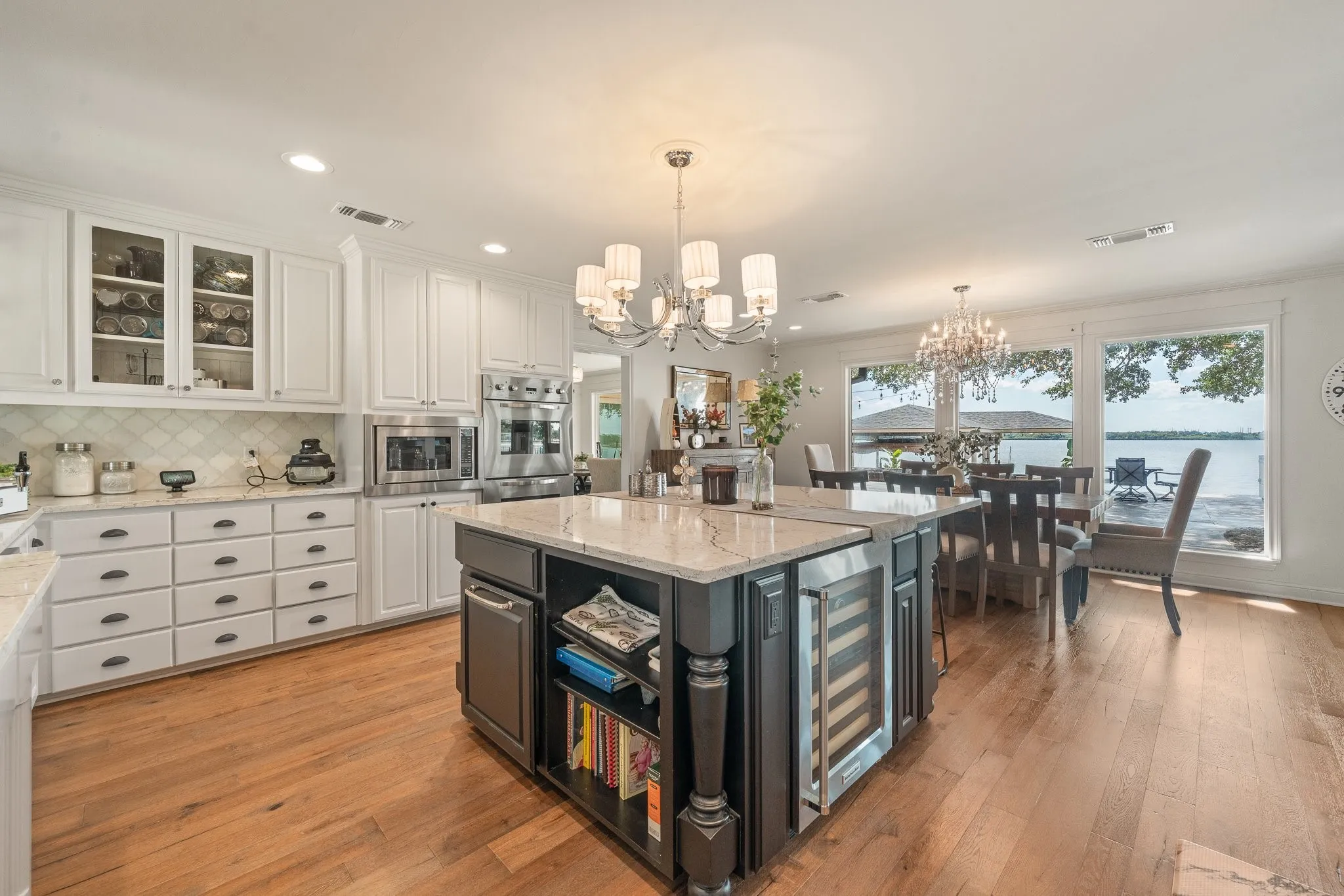 Single Family Residence For Sale in Hood County , 4509 Deleon Court, De Cordova, Texas 76049, 5 Bedroom, 4 Bathroom, 3 Garage spaces, 3,447 Sqft, built in 1977, mls#21382984, Real Estate Agent in De Cordova, Homes For Sale in Hood county, Homes For Sale in De Cordova, Realtor in De Cordova Texas, Real Estate Brokerage Independent Realty Texas, Luminita Cordes Realtor