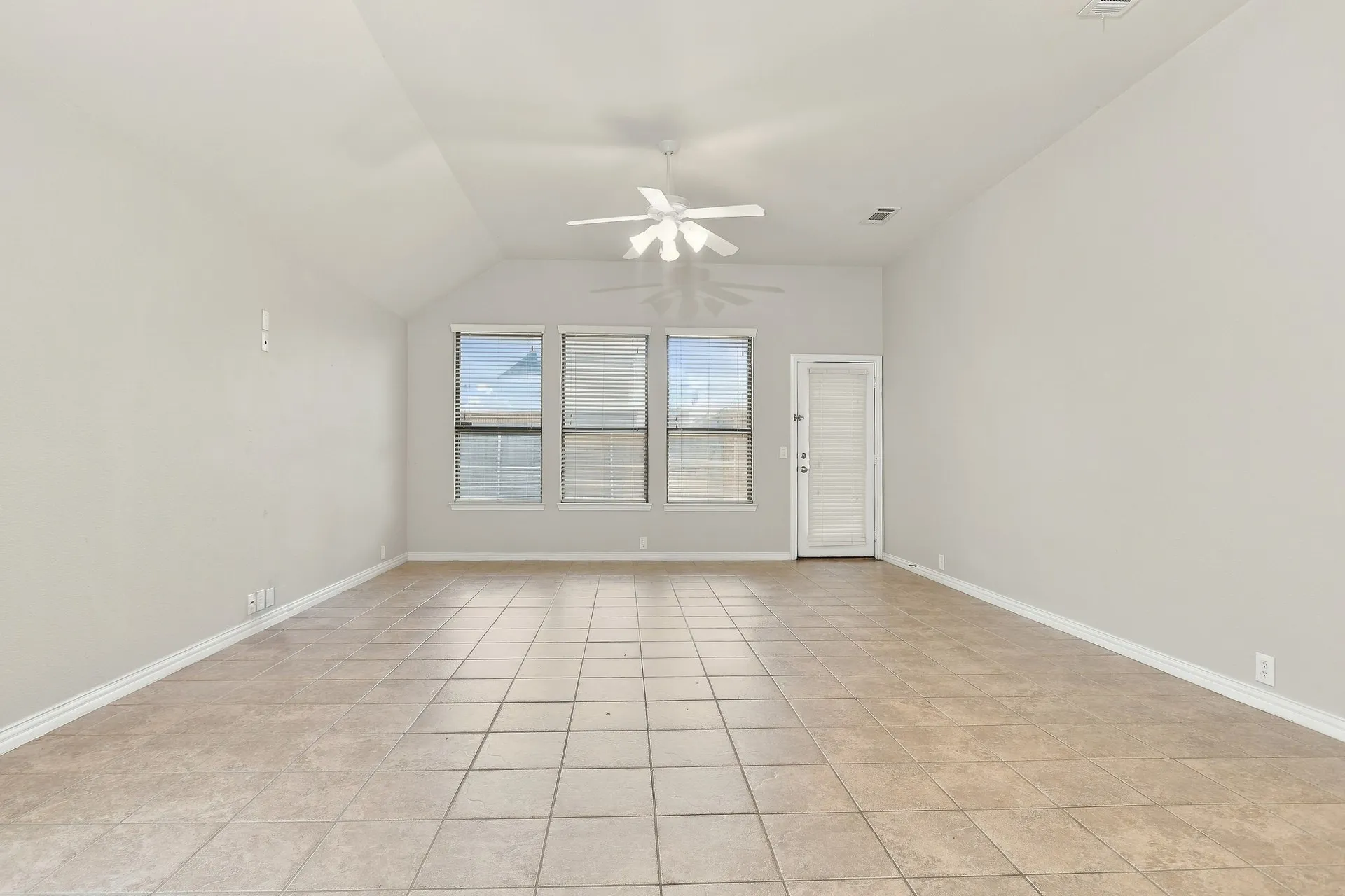 Single Family Residence For Sale in Tarrant County , 2927 Albares Drive, Grand Prairie, Texas 75054, 4 Bedroom, 2 Bathroom, 2 Garage spaces, 1,995 Sqft, built in 2010, mls#21363481, Real Estate Agent in Grand Prairie, Homes For Sale in Tarrant county, Homes For Sale in Grand Prairie, Realtor in Grand Prairie Texas, Real Estate Brokerage Independent Realty Texas, Luminita Cordes Realtor