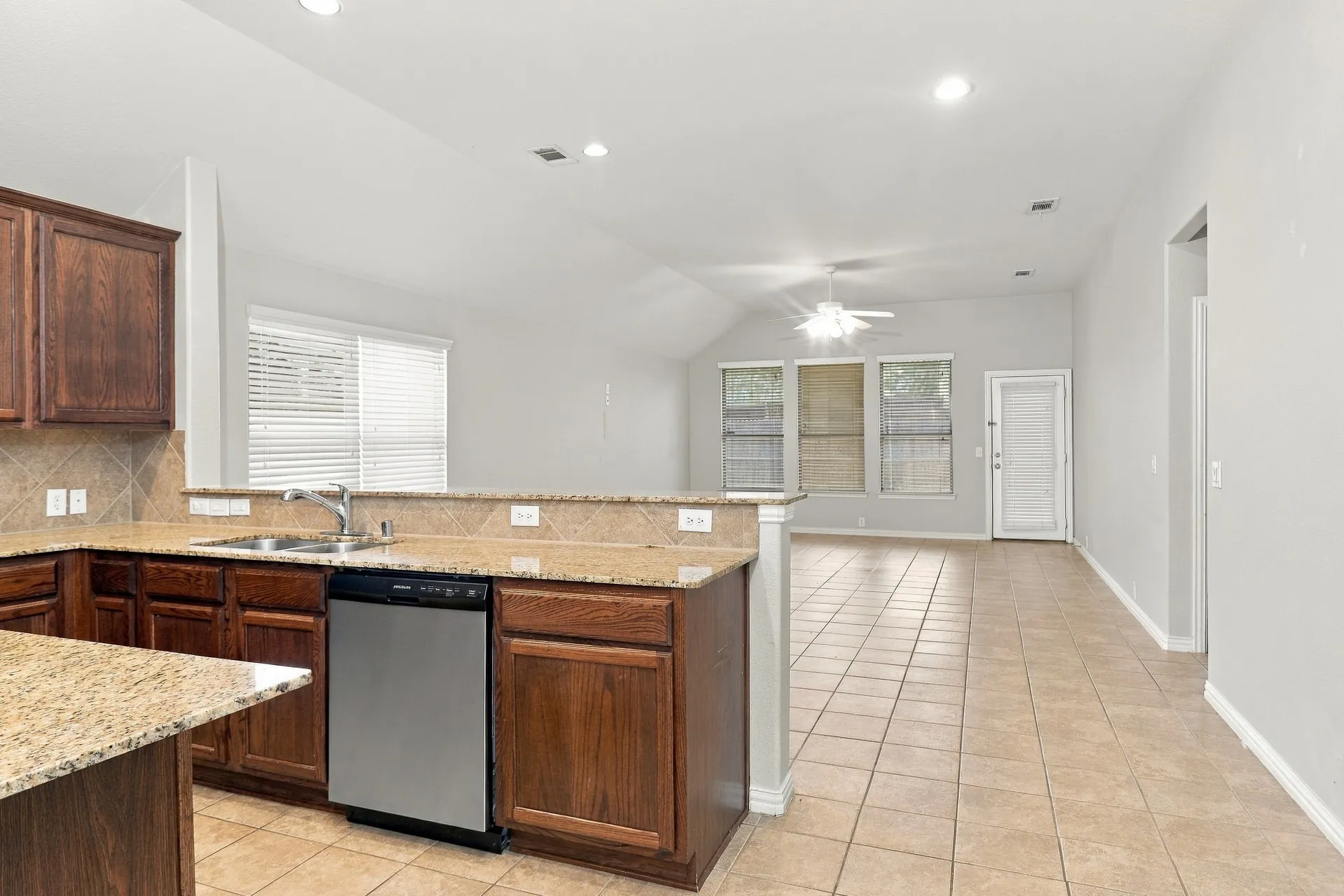 Single Family Residence For Sale in Tarrant County , 2927 Albares Drive, Grand Prairie, Texas 75054, 4 Bedroom, 2 Bathroom, 2 Garage spaces, 1,995 Sqft, built in 2010, mls#21363481, Real Estate Agent in Grand Prairie, Homes For Sale in Tarrant county, Homes For Sale in Grand Prairie, Realtor in Grand Prairie Texas, Real Estate Brokerage Independent Realty Texas, Luminita Cordes Realtor