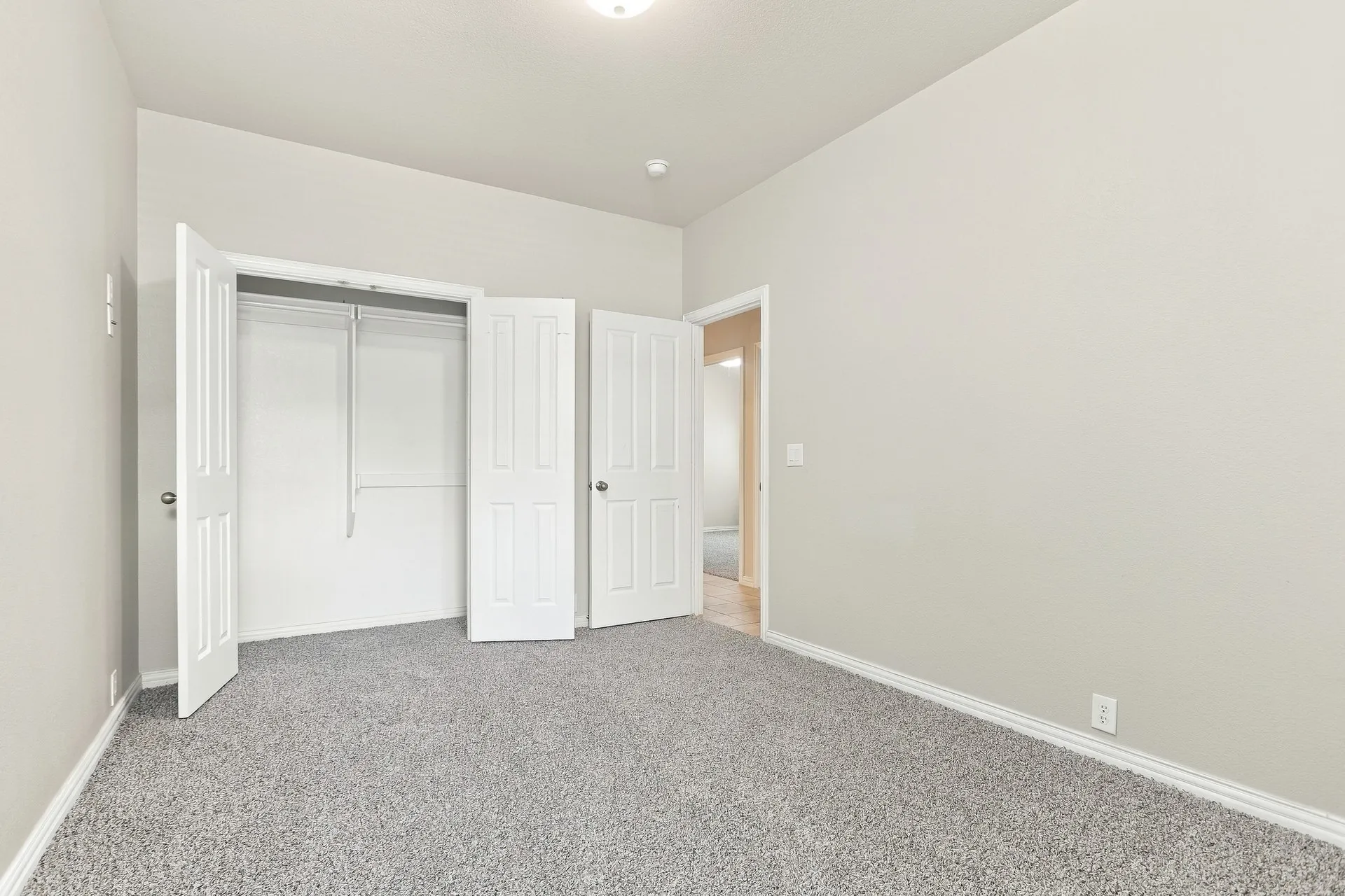 Single Family Residence For Sale in Tarrant County , 2927 Albares Drive, Grand Prairie, Texas 75054, 4 Bedroom, 2 Bathroom, 2 Garage spaces, 1,995 Sqft, built in 2010, mls#21363481, Real Estate Agent in Grand Prairie, Homes For Sale in Tarrant county, Homes For Sale in Grand Prairie, Realtor in Grand Prairie Texas, Real Estate Brokerage Independent Realty Texas, Luminita Cordes Realtor