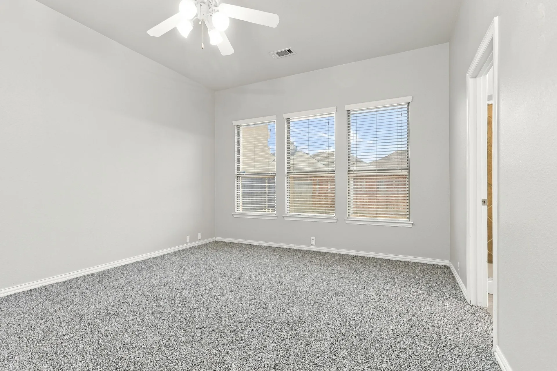 Single Family Residence For Sale in Tarrant County , 2927 Albares Drive, Grand Prairie, Texas 75054, 4 Bedroom, 2 Bathroom, 2 Garage spaces, 1,995 Sqft, built in 2010, mls#21363481, Real Estate Agent in Grand Prairie, Homes For Sale in Tarrant county, Homes For Sale in Grand Prairie, Realtor in Grand Prairie Texas, Real Estate Brokerage Independent Realty Texas, Luminita Cordes Realtor