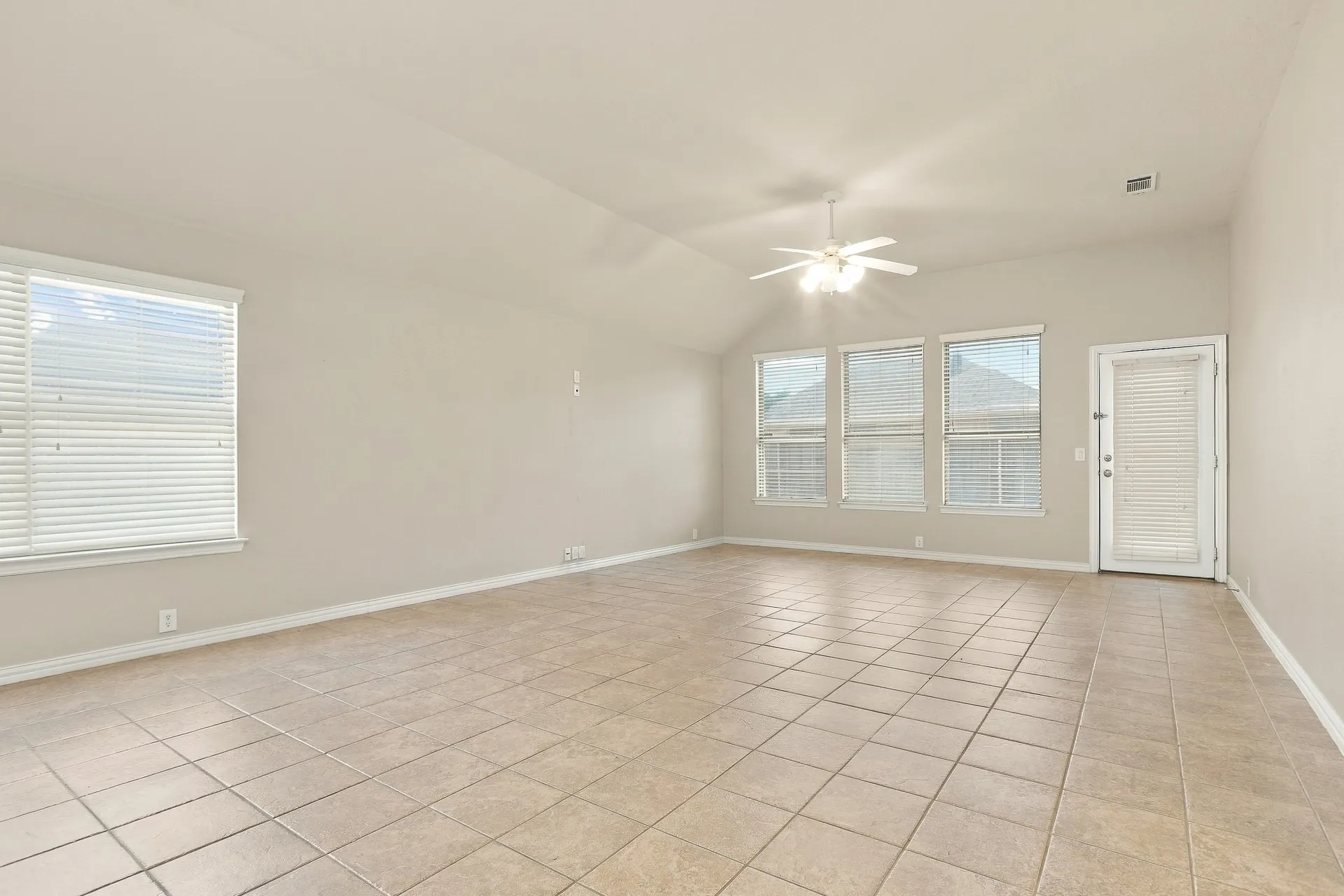 Single Family Residence For Sale in Tarrant County , 2927 Albares Drive, Grand Prairie, Texas 75054, 4 Bedroom, 2 Bathroom, 2 Garage spaces, 1,995 Sqft, built in 2010, mls#21363481, Real Estate Agent in Grand Prairie, Homes For Sale in Tarrant county, Homes For Sale in Grand Prairie, Realtor in Grand Prairie Texas, Real Estate Brokerage Independent Realty Texas, Luminita Cordes Realtor