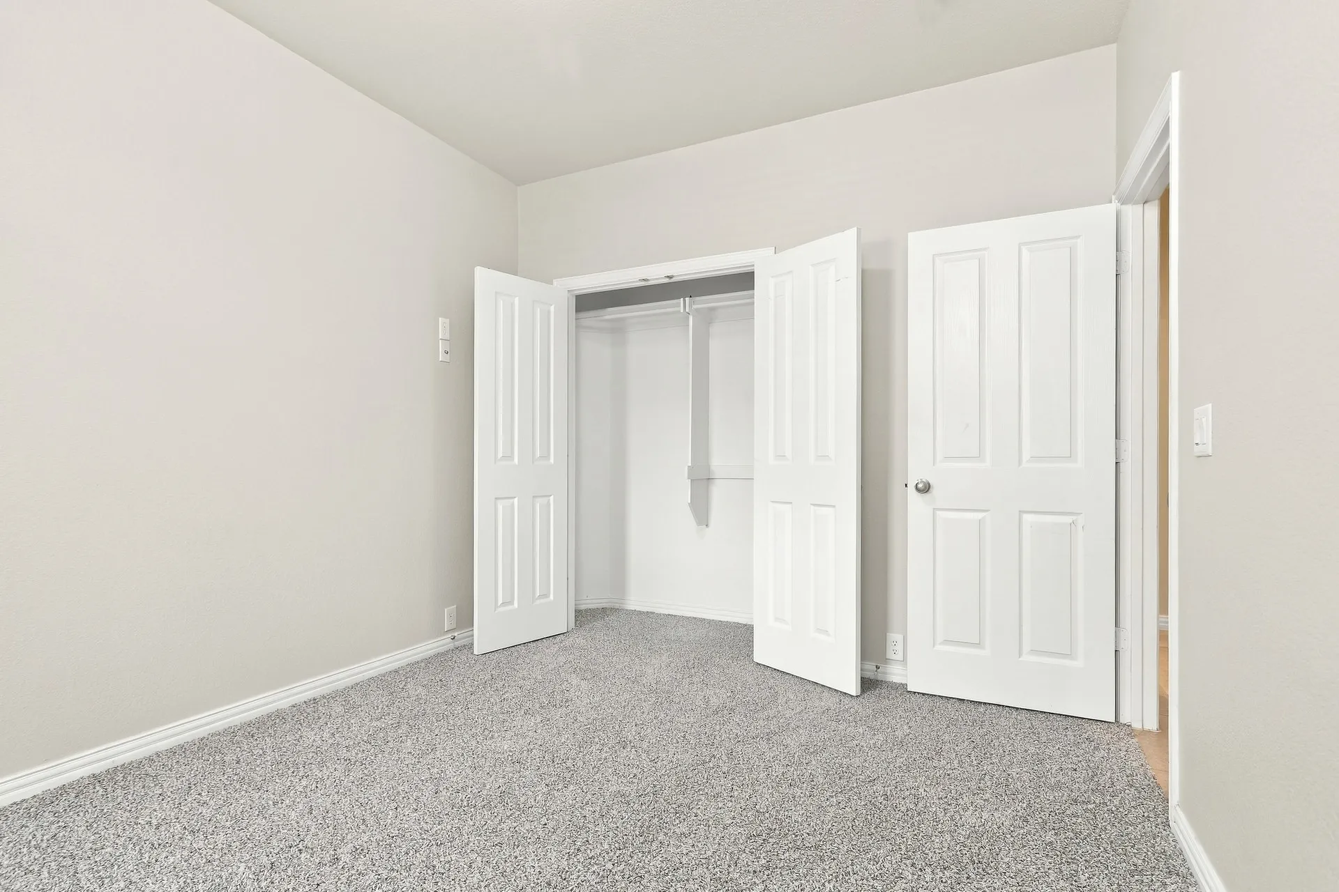 Single Family Residence For Sale in Tarrant County , 2927 Albares Drive, Grand Prairie, Texas 75054, 4 Bedroom, 2 Bathroom, 2 Garage spaces, 1,995 Sqft, built in 2010, mls#21363481, Real Estate Agent in Grand Prairie, Homes For Sale in Tarrant county, Homes For Sale in Grand Prairie, Realtor in Grand Prairie Texas, Real Estate Brokerage Independent Realty Texas, Luminita Cordes Realtor