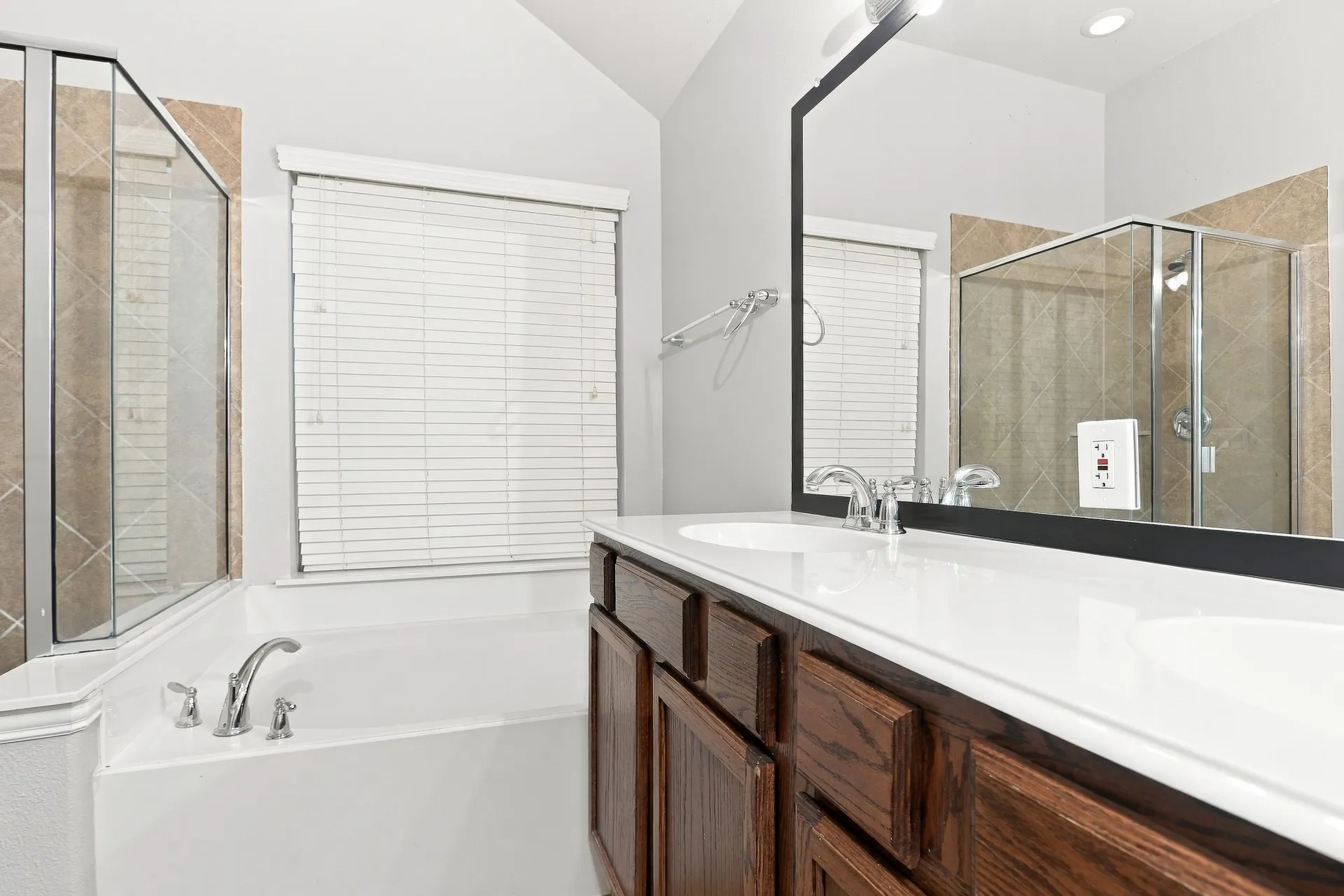 Single Family Residence For Sale in Tarrant County , 2927 Albares Drive, Grand Prairie, Texas 75054, 4 Bedroom, 2 Bathroom, 2 Garage spaces, 1,995 Sqft, built in 2010, mls#21363481, Real Estate Agent in Grand Prairie, Homes For Sale in Tarrant county, Homes For Sale in Grand Prairie, Realtor in Grand Prairie Texas, Real Estate Brokerage Independent Realty Texas, Luminita Cordes Realtor