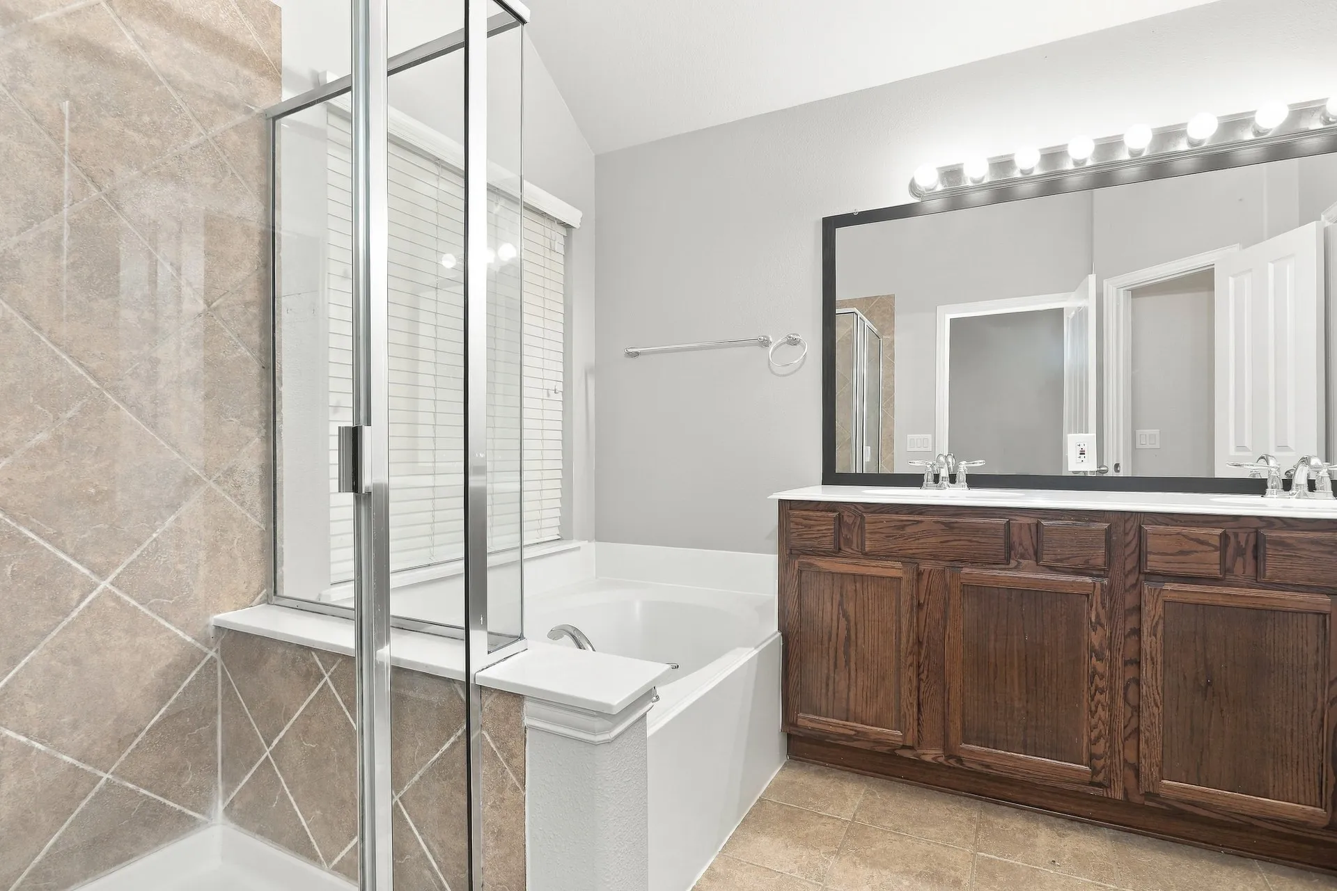 Single Family Residence For Sale in Tarrant County , 2927 Albares Drive, Grand Prairie, Texas 75054, 4 Bedroom, 2 Bathroom, 2 Garage spaces, 1,995 Sqft, built in 2010, mls#21363481, Real Estate Agent in Grand Prairie, Homes For Sale in Tarrant county, Homes For Sale in Grand Prairie, Realtor in Grand Prairie Texas, Real Estate Brokerage Independent Realty Texas, Luminita Cordes Realtor