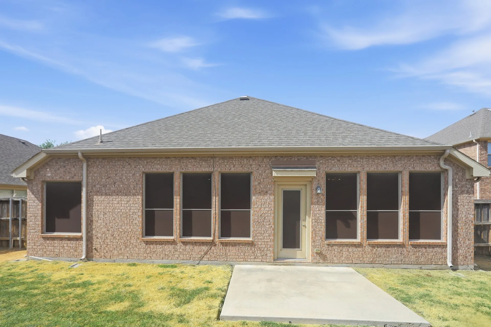 Single Family Residence For Sale in Tarrant County , 2927 Albares Drive, Grand Prairie, Texas 75054, 4 Bedroom, 2 Bathroom, 2 Garage spaces, 1,995 Sqft, built in 2010, mls#21363481, Real Estate Agent in Grand Prairie, Homes For Sale in Tarrant county, Homes For Sale in Grand Prairie, Realtor in Grand Prairie Texas, Real Estate Brokerage Independent Realty Texas, Luminita Cordes Realtor