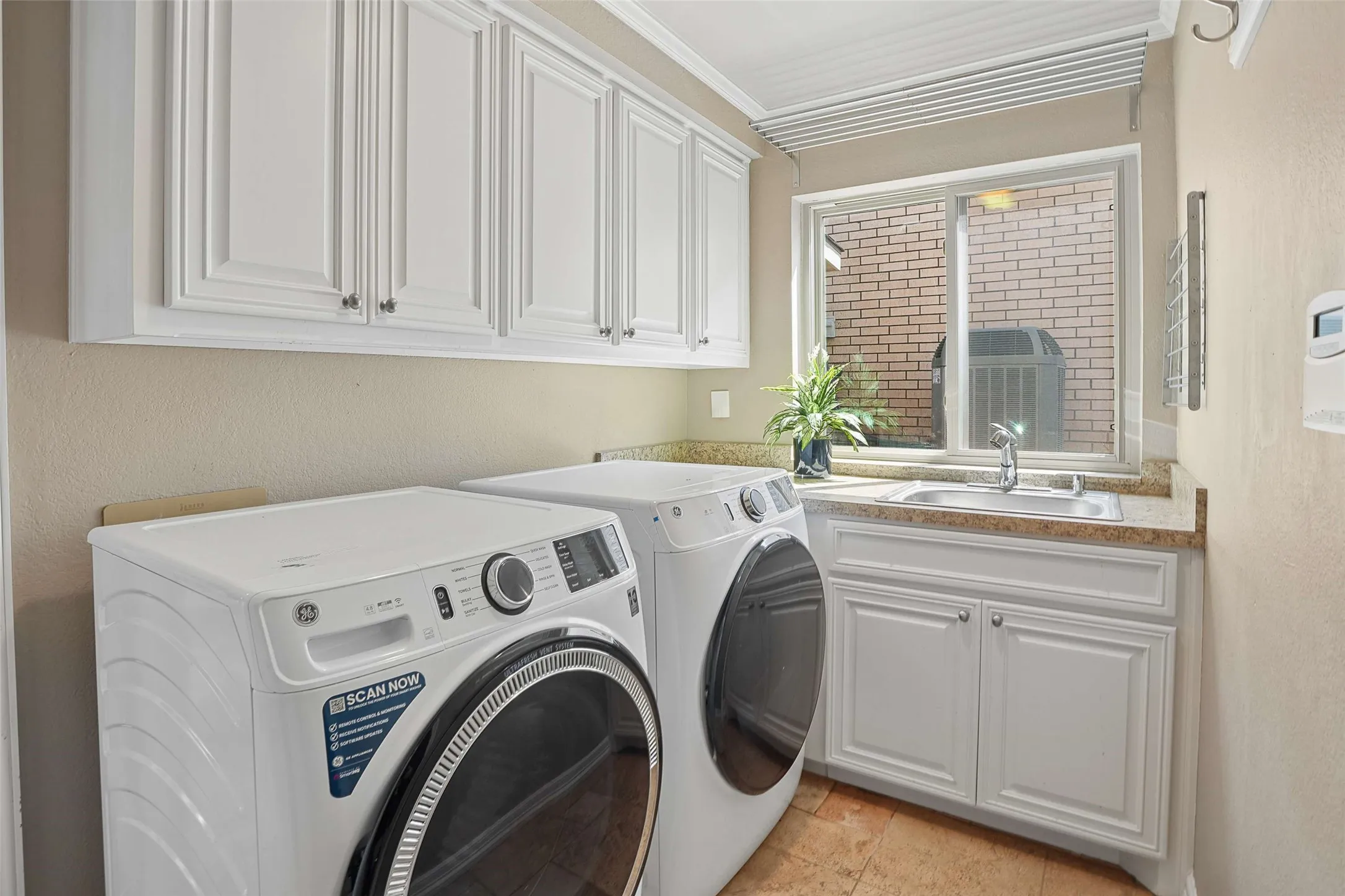 Single Family Residence For Rent in Collin County , 5604 Bent Creek Trail, Dallas, Texas 75252, 4 Bedroom, 4 Bathroom, 3 Garage spaces, 3,880 Sqft, built in 1985, mls#21384886, Real Estate Agent in Dallas, Homes For Rent in Collin county, Homes For Rent in Dallas, Realtor in Dallas Texas, Real Estate Brokerage Independent Realty Texas, Luminita Cordes Realtor