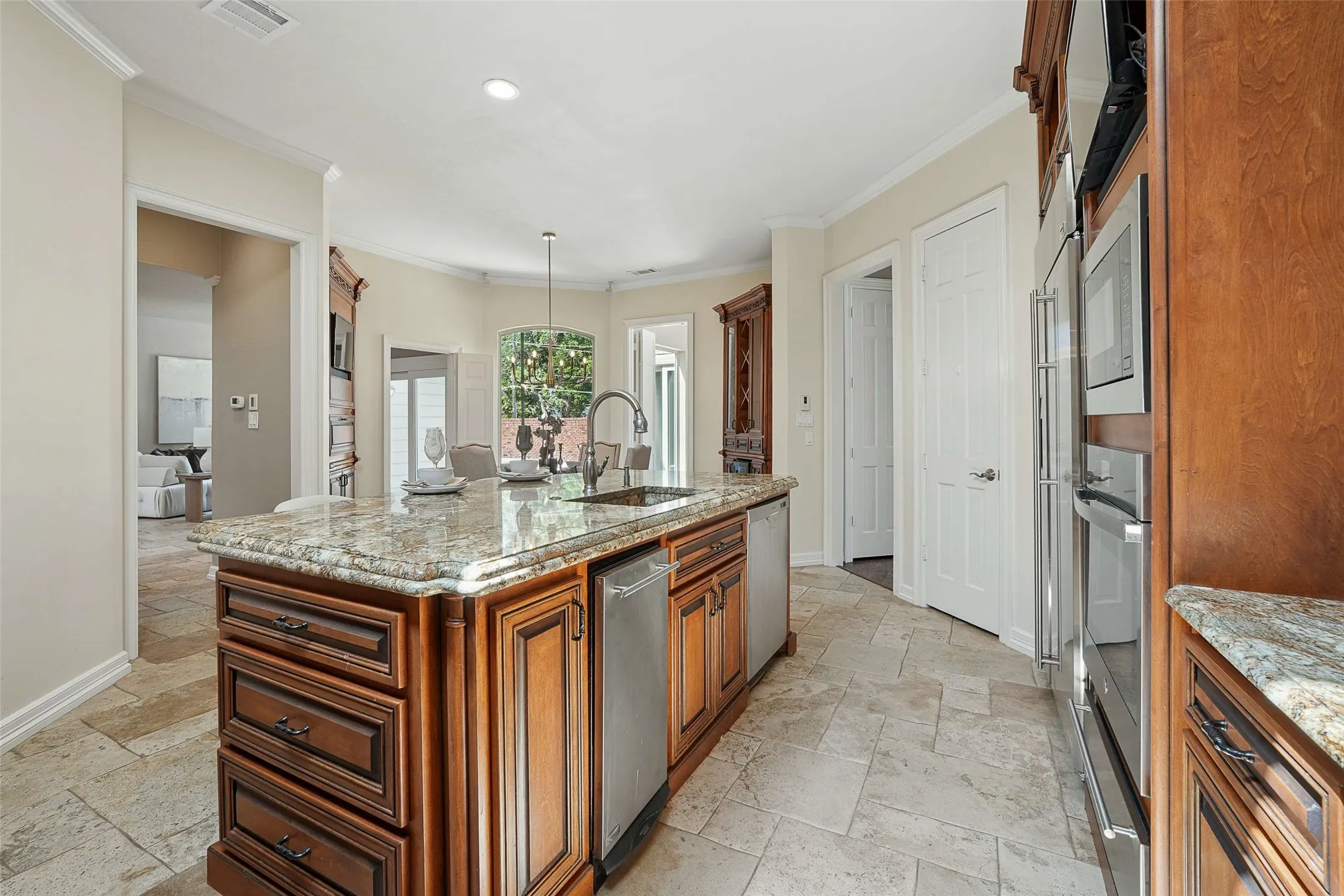 Single Family Residence For Rent in Collin County , 5604 Bent Creek Trail, Dallas, Texas 75252, 4 Bedroom, 4 Bathroom, 3 Garage spaces, 3,880 Sqft, built in 1985, mls#21384886, Real Estate Agent in Dallas, Homes For Rent in Collin county, Homes For Rent in Dallas, Realtor in Dallas Texas, Real Estate Brokerage Independent Realty Texas, Luminita Cordes Realtor