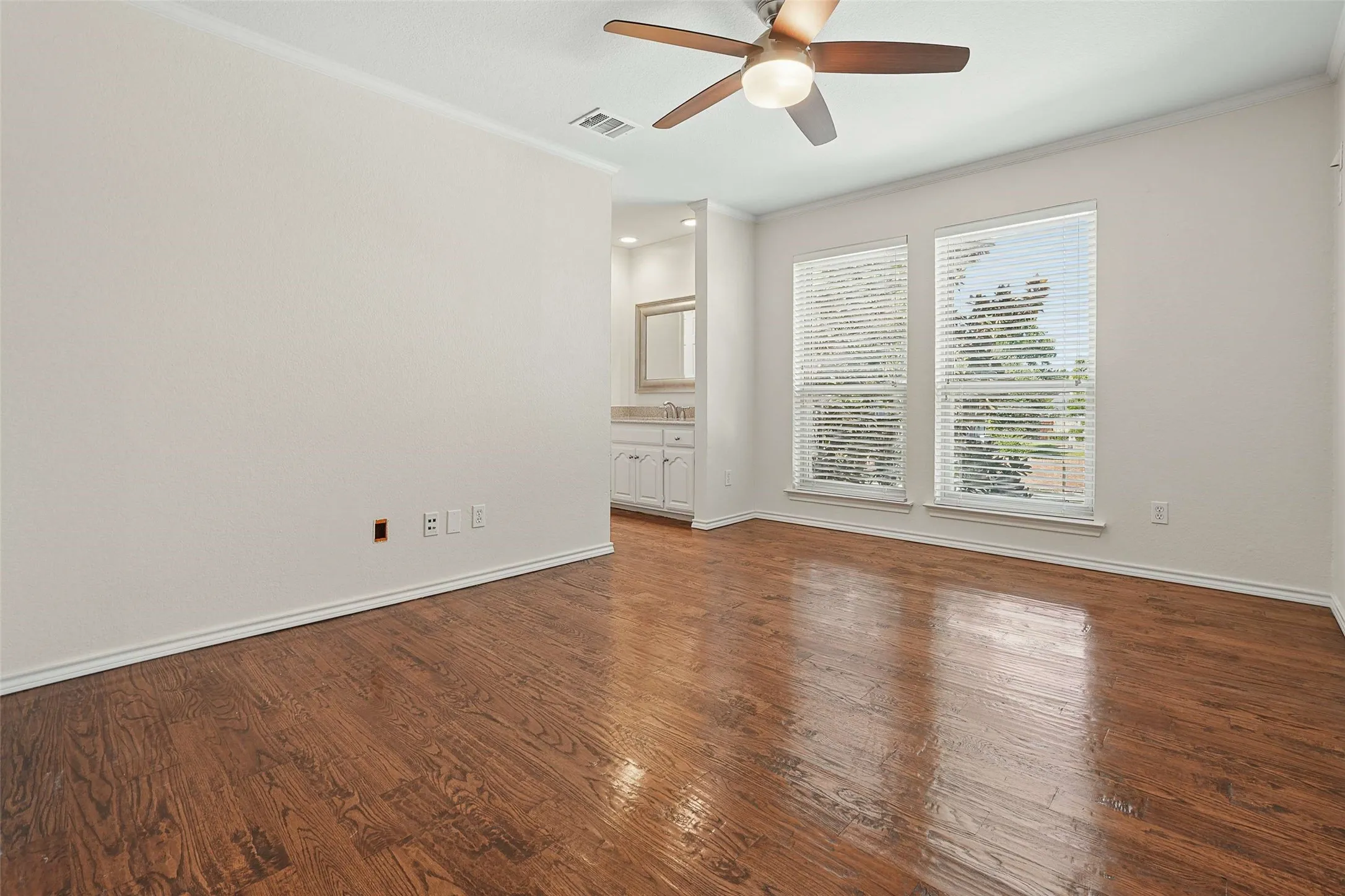 Single Family Residence For Rent in Collin County , 5604 Bent Creek Trail, Dallas, Texas 75252, 4 Bedroom, 4 Bathroom, 3 Garage spaces, 3,880 Sqft, built in 1985, mls#21384886, Real Estate Agent in Dallas, Homes For Rent in Collin county, Homes For Rent in Dallas, Realtor in Dallas Texas, Real Estate Brokerage Independent Realty Texas, Luminita Cordes Realtor