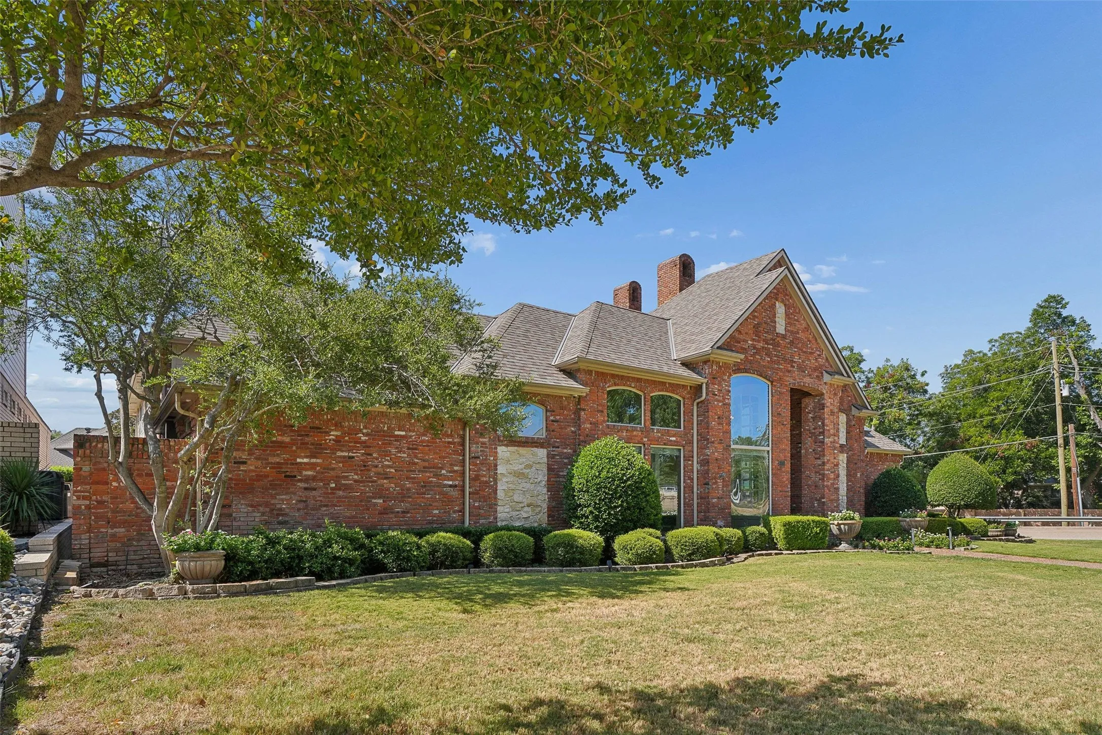 Single Family Residence For Rent in Collin County , 5604 Bent Creek Trail, Dallas, Texas 75252, 4 Bedroom, 4 Bathroom, 3 Garage spaces, 3,880 Sqft, built in 1985, mls#21384886, Real Estate Agent in Dallas, Homes For Rent in Collin county, Homes For Rent in Dallas, Realtor in Dallas Texas, Real Estate Brokerage Independent Realty Texas, Luminita Cordes Realtor
