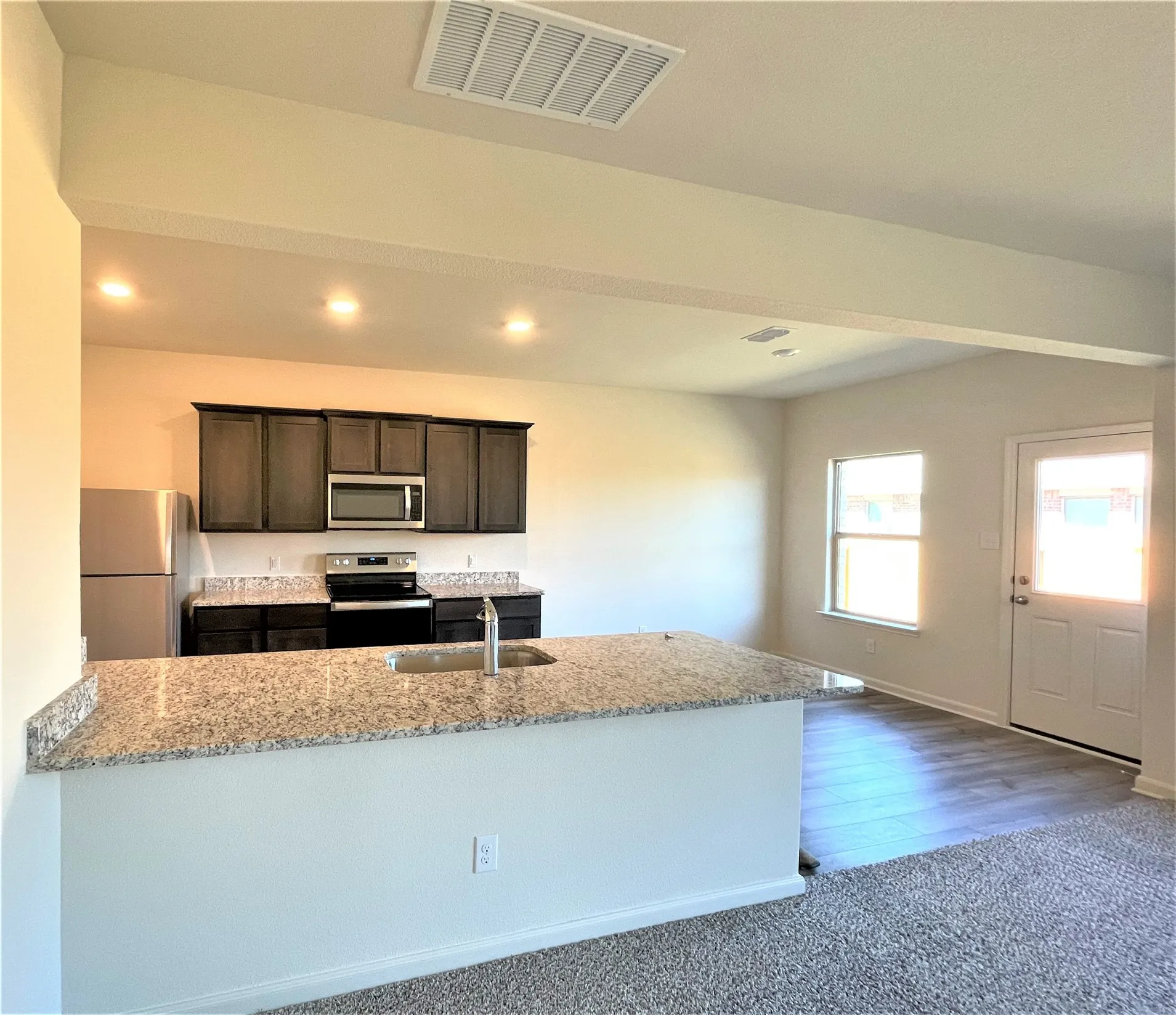 Single Family Residence For Sale in Denton County , 13713 Logan Pass Drive, Ponder, Texas 76259, 4 Bedroom, 3 Bathroom, 2 Garage spaces, 2,054 Sqft, built in 2021, mls#21384871, Real Estate Agent in Ponder, Homes For Sale in Denton county, Homes For Sale in Ponder, Realtor in Ponder Texas, Real Estate Brokerage Independent Realty Texas, Luminita Cordes Realtor