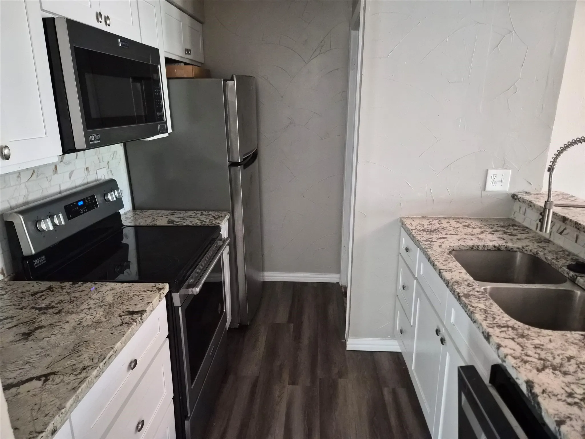 Condominium For Sale in Dallas County , 5616 Preston Oaks Road 202, Dallas, Texas 75254, 2 Bedroom, 2 Bathroom, 1 Garage spaces, 1,046 Sqft, built in 1981, mls#21384890, Real Estate Agent in Dallas, Homes For Sale in Dallas county, Homes For Sale in Dallas, Realtor in Dallas Texas, Real Estate Brokerage Independent Realty Texas, Luminita Cordes Realtor